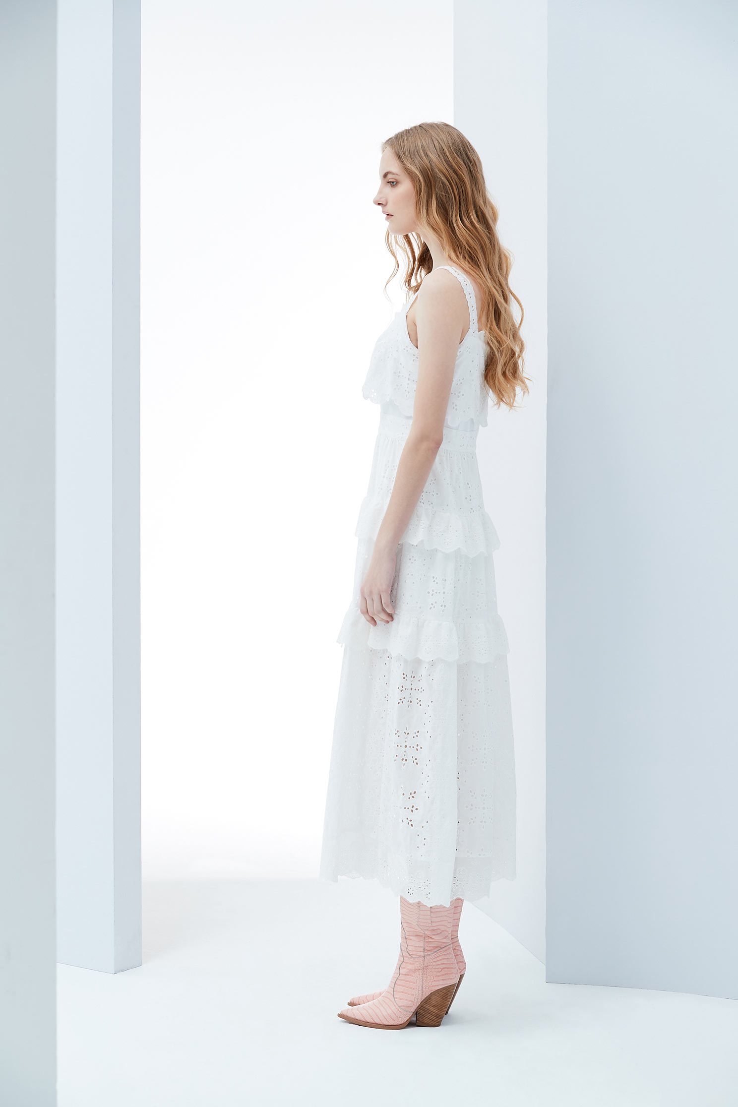 Layered woman fashion thin shoulder strap dress,embroidery,embroiderddress,cocktaildress,sleevelessdress,whitedress,spaghettistrap,spaghettistrapdress,embroidered,lace,lacedress
