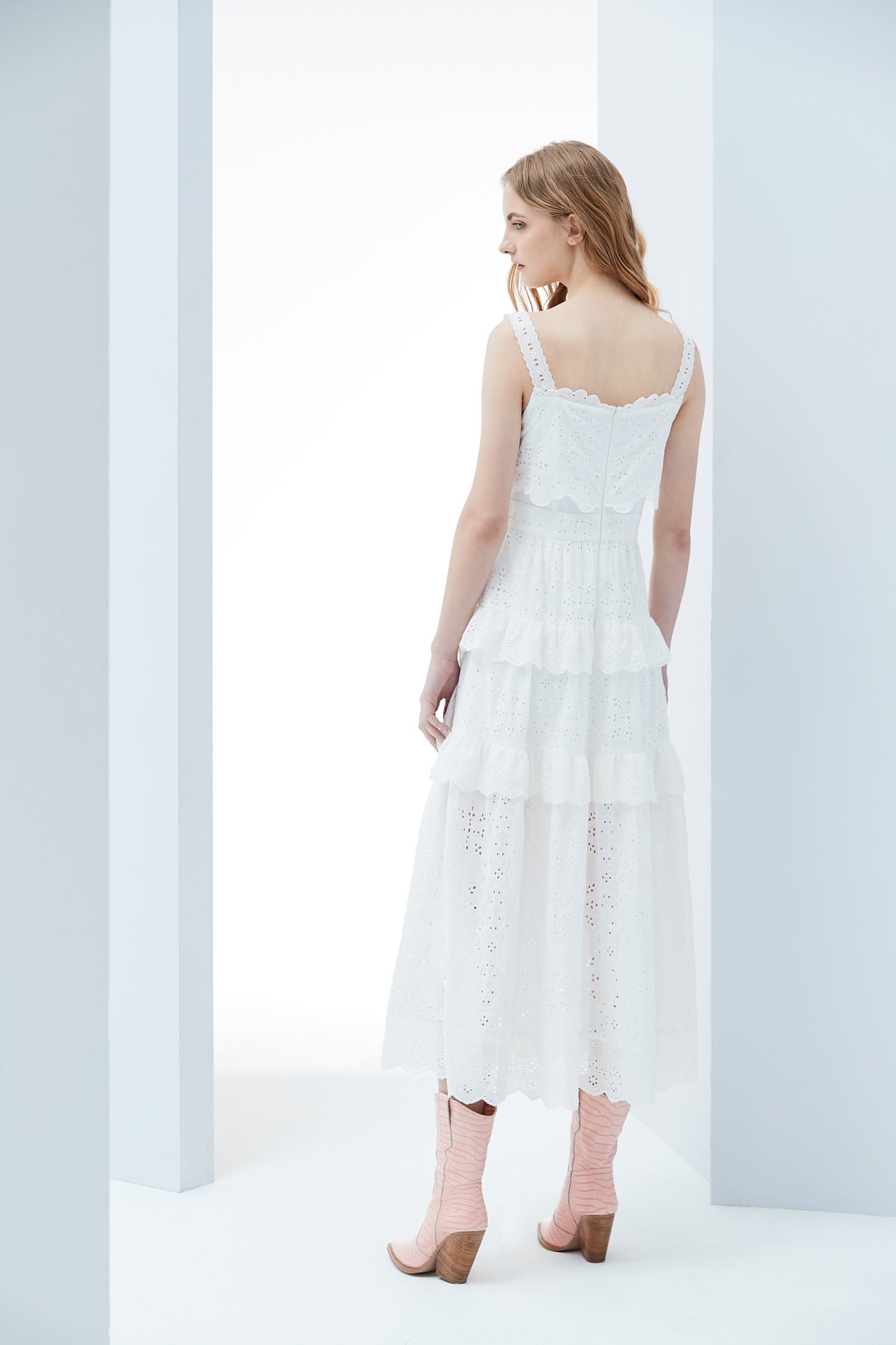 Layered woman fashion thin shoulder strap dress,embroidery,embroiderddress,cocktaildress,sleevelessdress,whitedress,spaghettistrap,spaghettistrapdress,embroidered,lace,lacedress