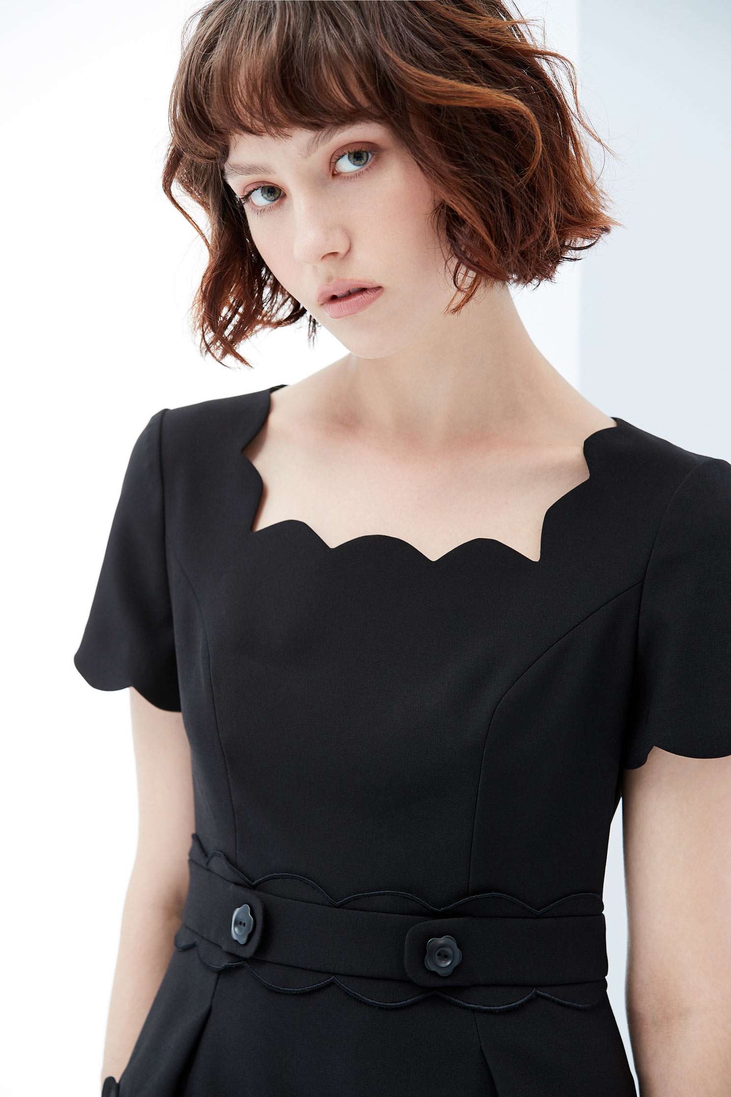 Elegant woman fashion dress,dress,shortsleevedress,blackdress