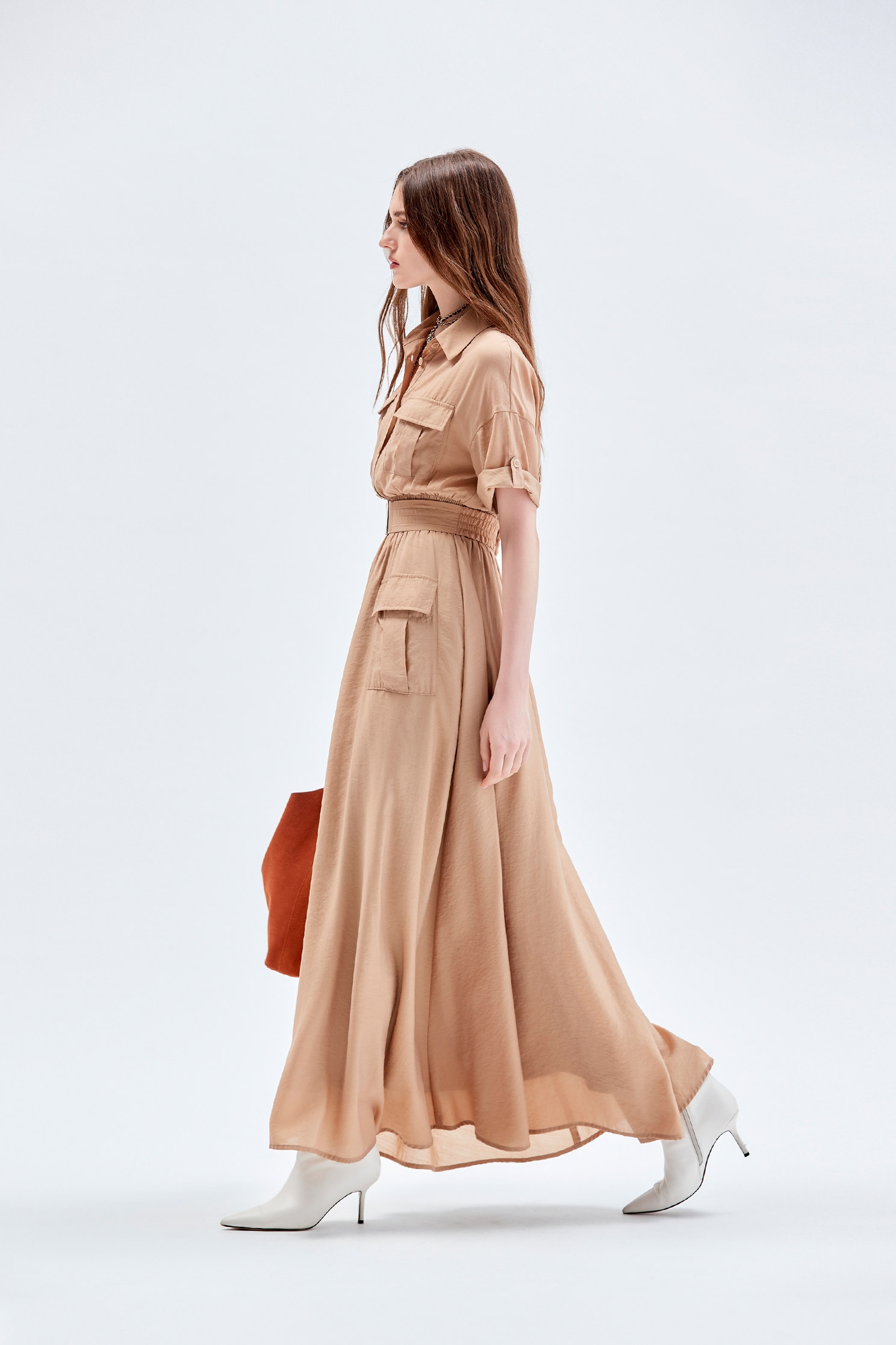 摩卡咖色收腰長洋裝摩卡咖色收腰長洋裝,一般洋裝,上班OL穿搭,人氣商品,洋裝特輯,短袖洋裝,秋冬穿搭,腰帶,長洋裝