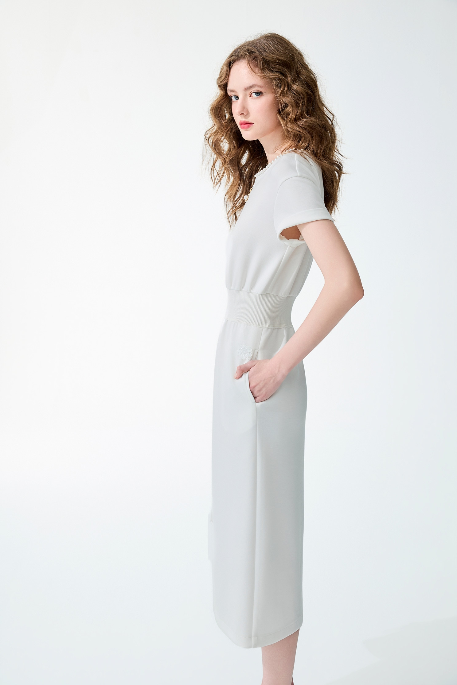 光學白渡假風收腰洋裝光學白渡假風收腰洋裝,一般洋裝,春夏穿搭,珍珠,白色洋裝