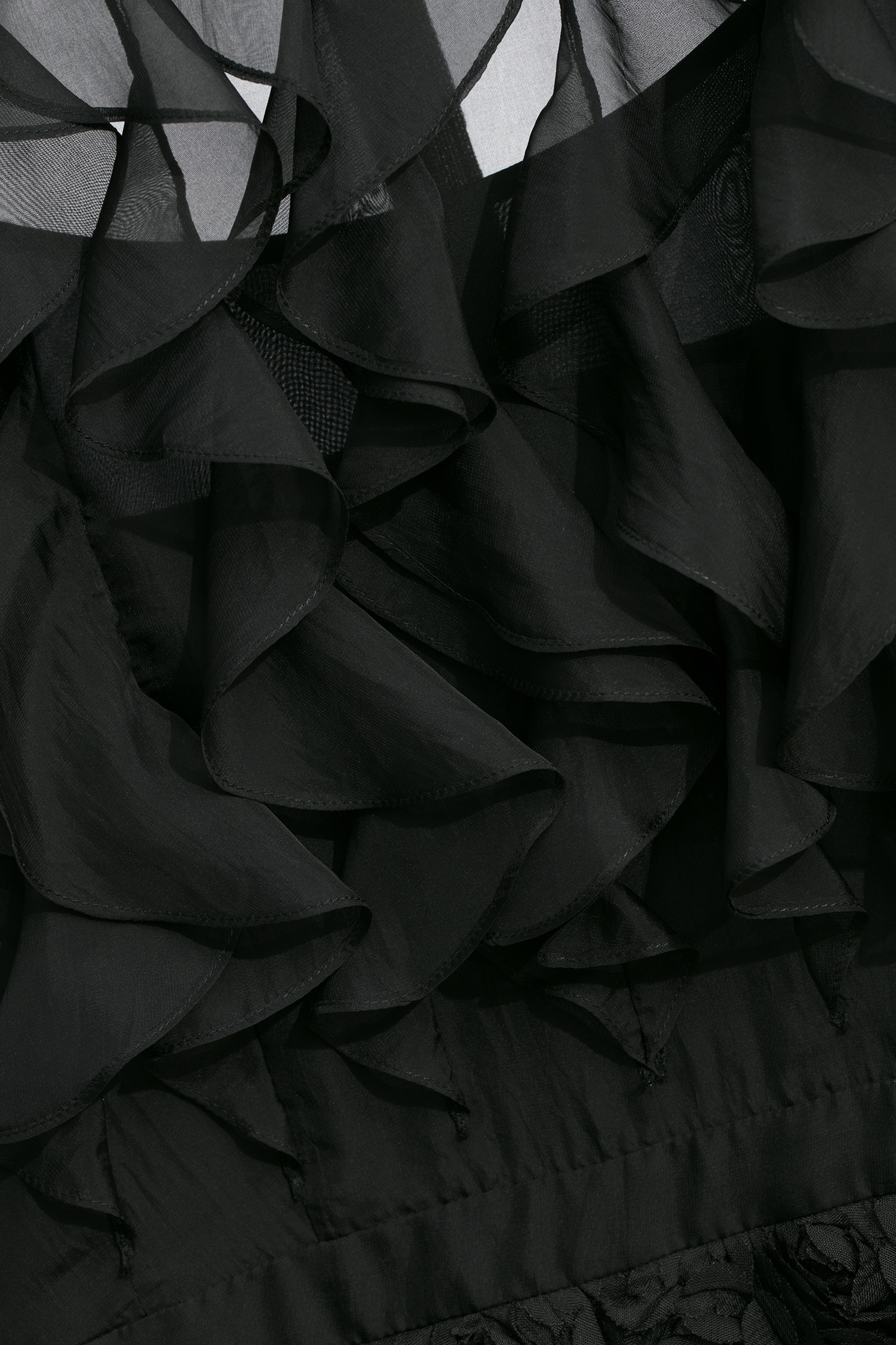 荷葉類烏干玫瑰繞花短洋裝荷葉類烏干玫瑰繞花短洋裝,一般洋裝,人氣商品,洋裝特輯,秋冬穿搭,花花世界,荷葉,黑色洋裝