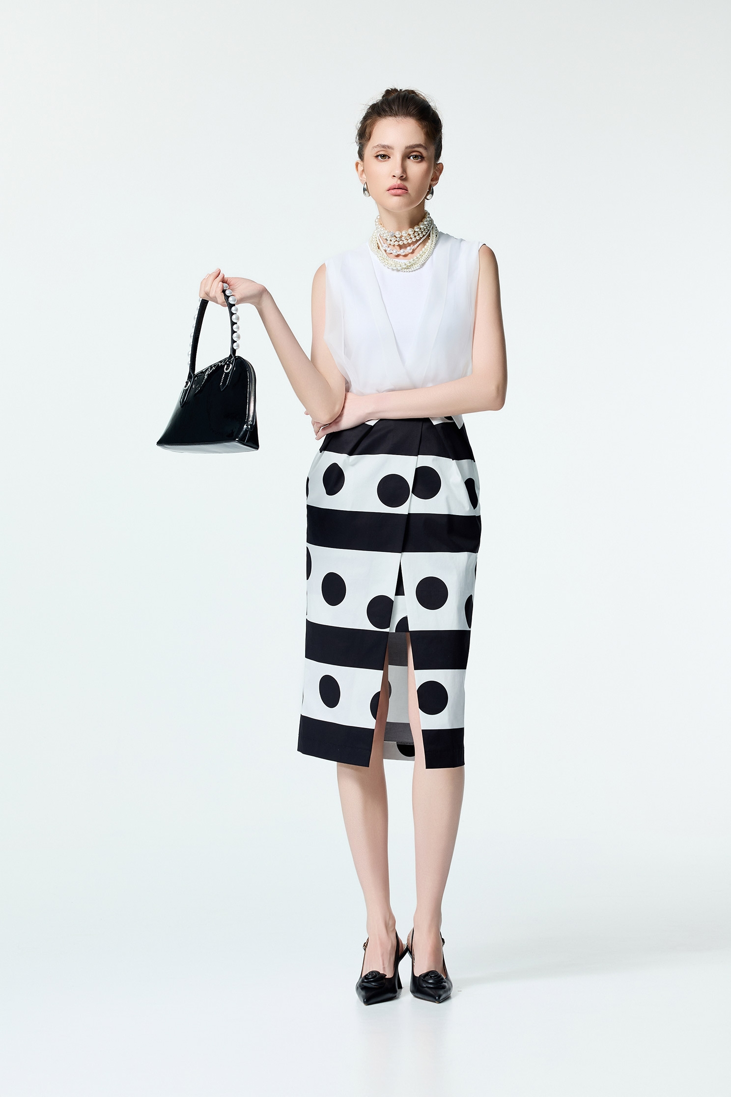 異材拼接黑白波點花苞洋裝異材拼接黑白波點花苞洋裝,一般洋裝,上班OL穿搭,人氣商品,春夏穿搭,波點,洋裝特輯