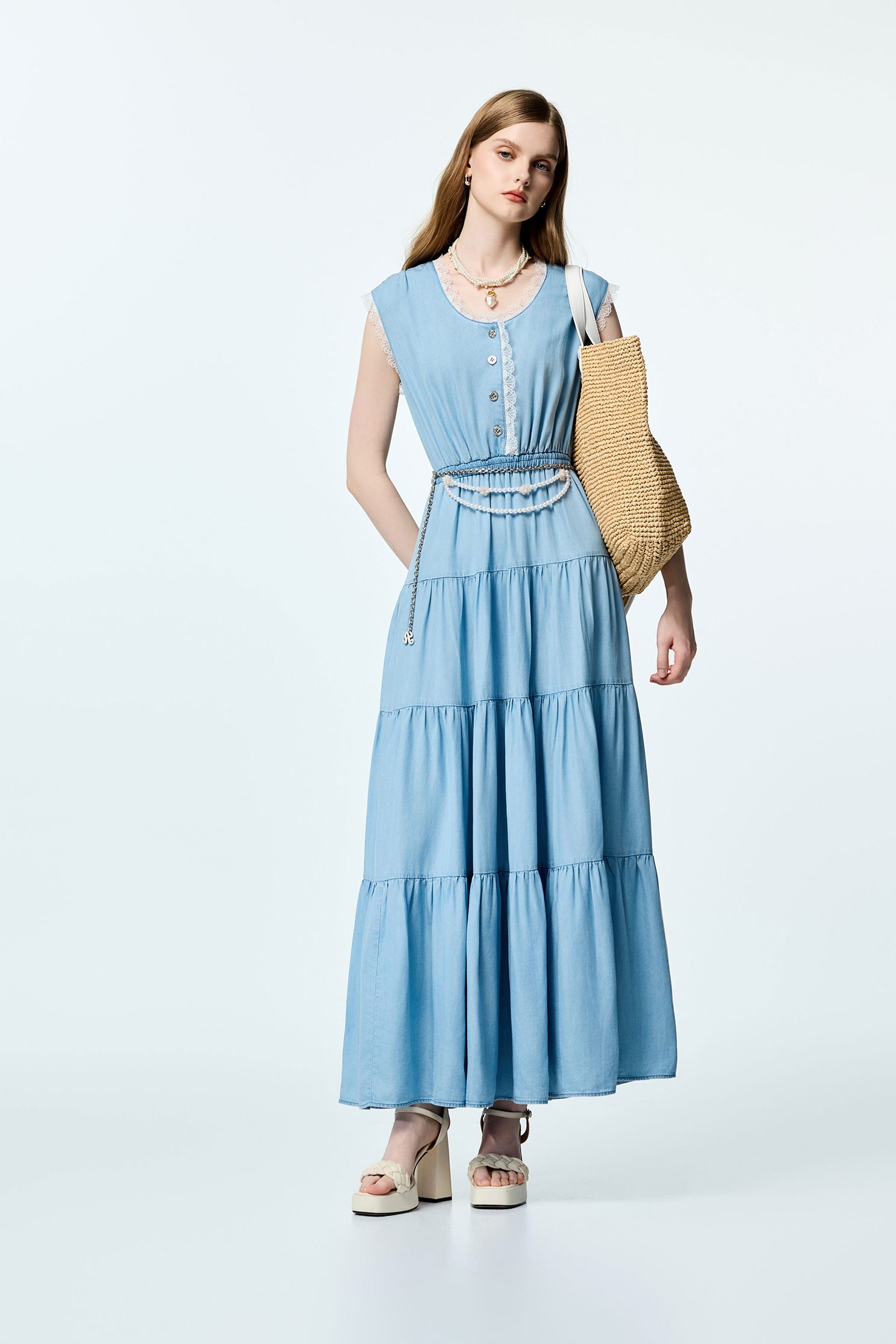 綴蕾絲天絲棉洋裝綴蕾絲天絲棉洋裝,小禮服,春夏穿搭,洋裝特輯,牛仔,洋裝,約會特輯,網裙,蕾絲,蕾絲洋裝,輕奢度假,輕奢渡假