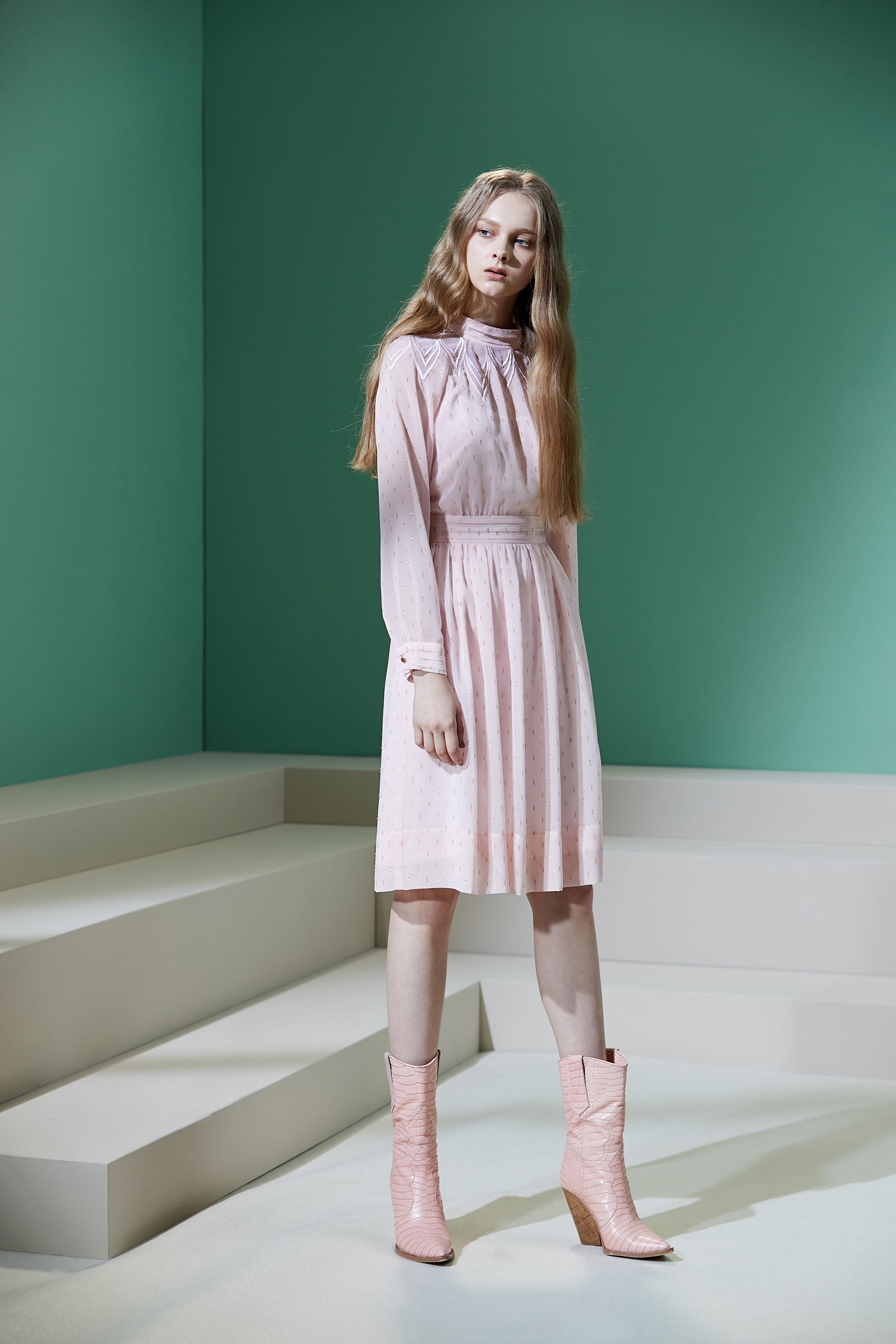 Embroidered chiffon dress,Dress,embroidery,刺繡洋裝,Cocktail Dress,i-select,embroidered,透膚洋裝,長袖洋裝,Chiffon,Chiffon Dress