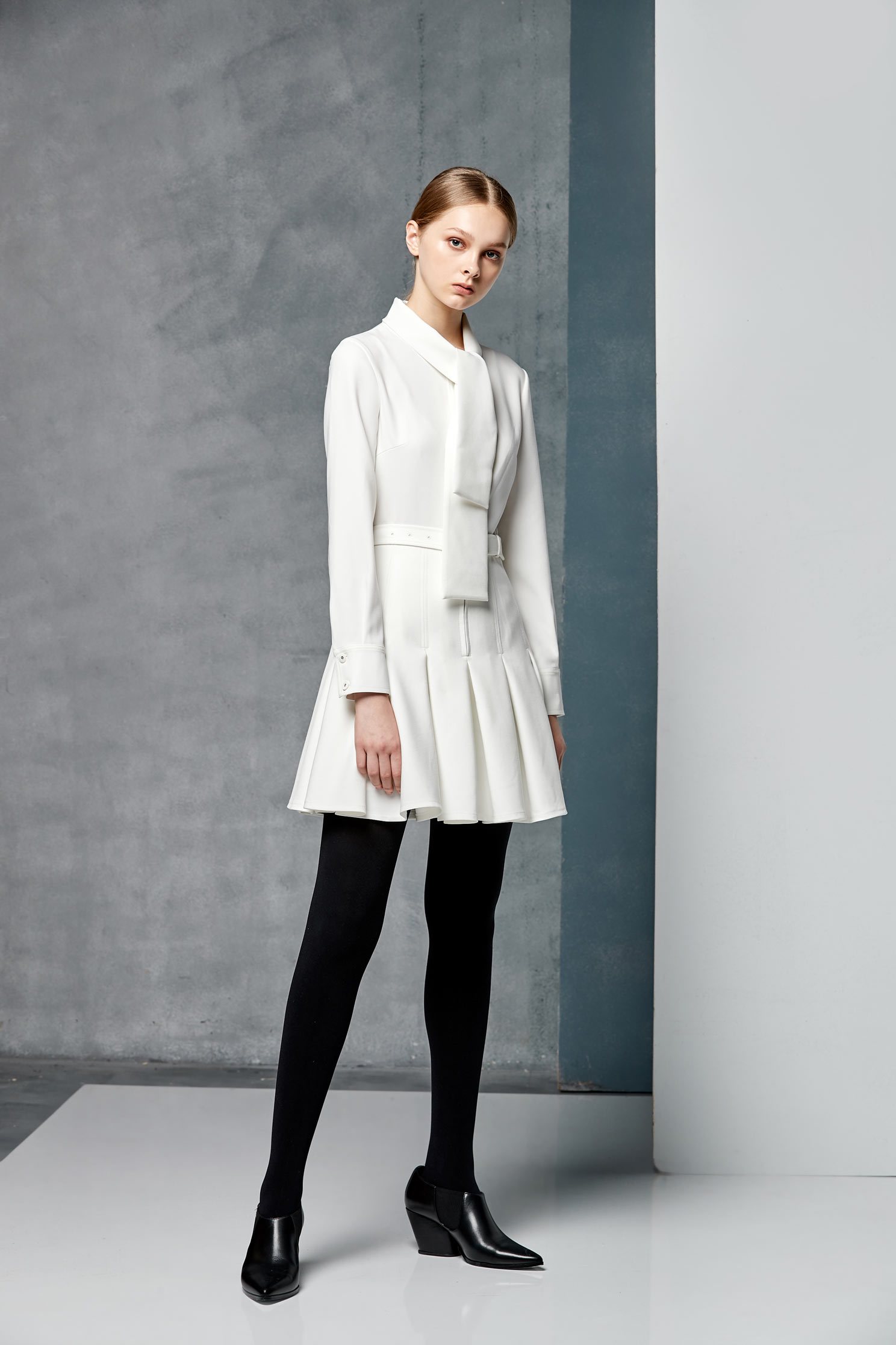 Elegant bow tie dress,dress,whitedress,pleats,pleatedskirt,longsleevedress