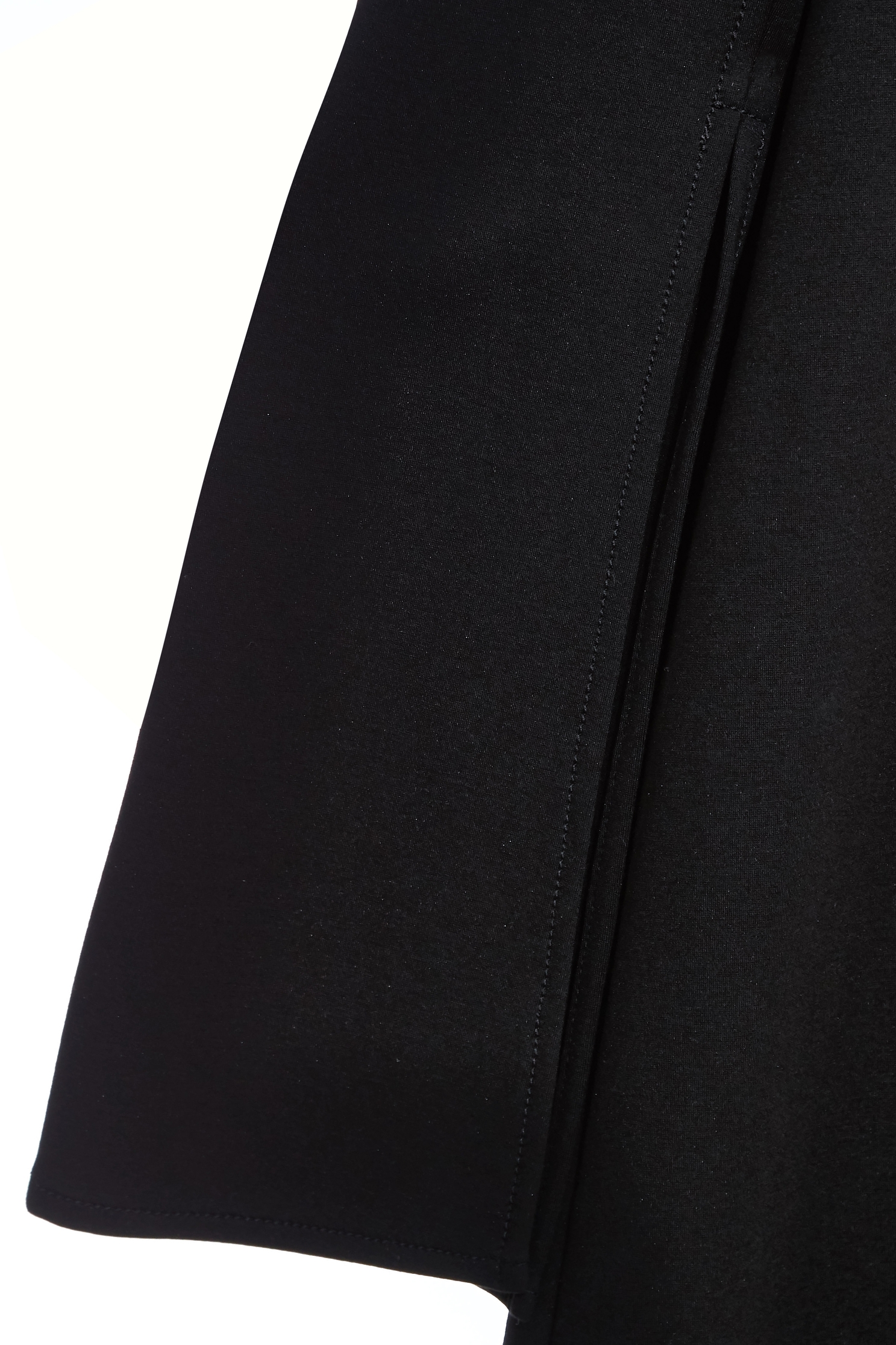 極致黑造型袖叉V領短洋裝極致黑造型袖叉V領短洋裝,V領洋裝,一般洋裝,洋裝特輯,秋冬穿搭,長袖洋裝,黑色洋裝