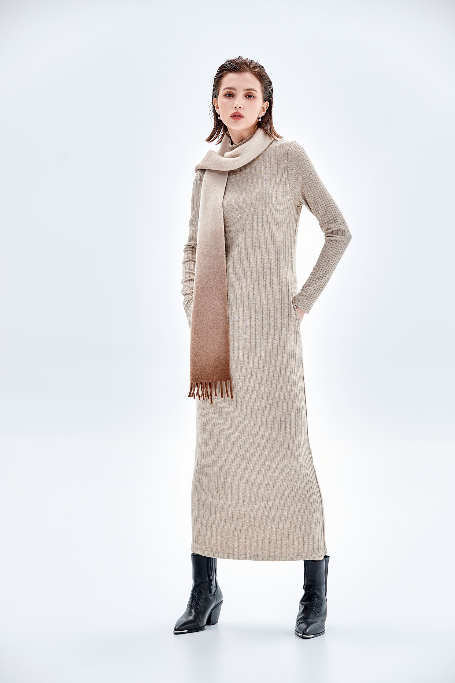 愛爾蘭奶油色針織長洋裝愛爾蘭奶油色針織長洋裝,人氣商品,小禮服,條紋,洋裝特輯,秋冬穿搭,針織,針織洋裝,長洋裝,長袖洋裝