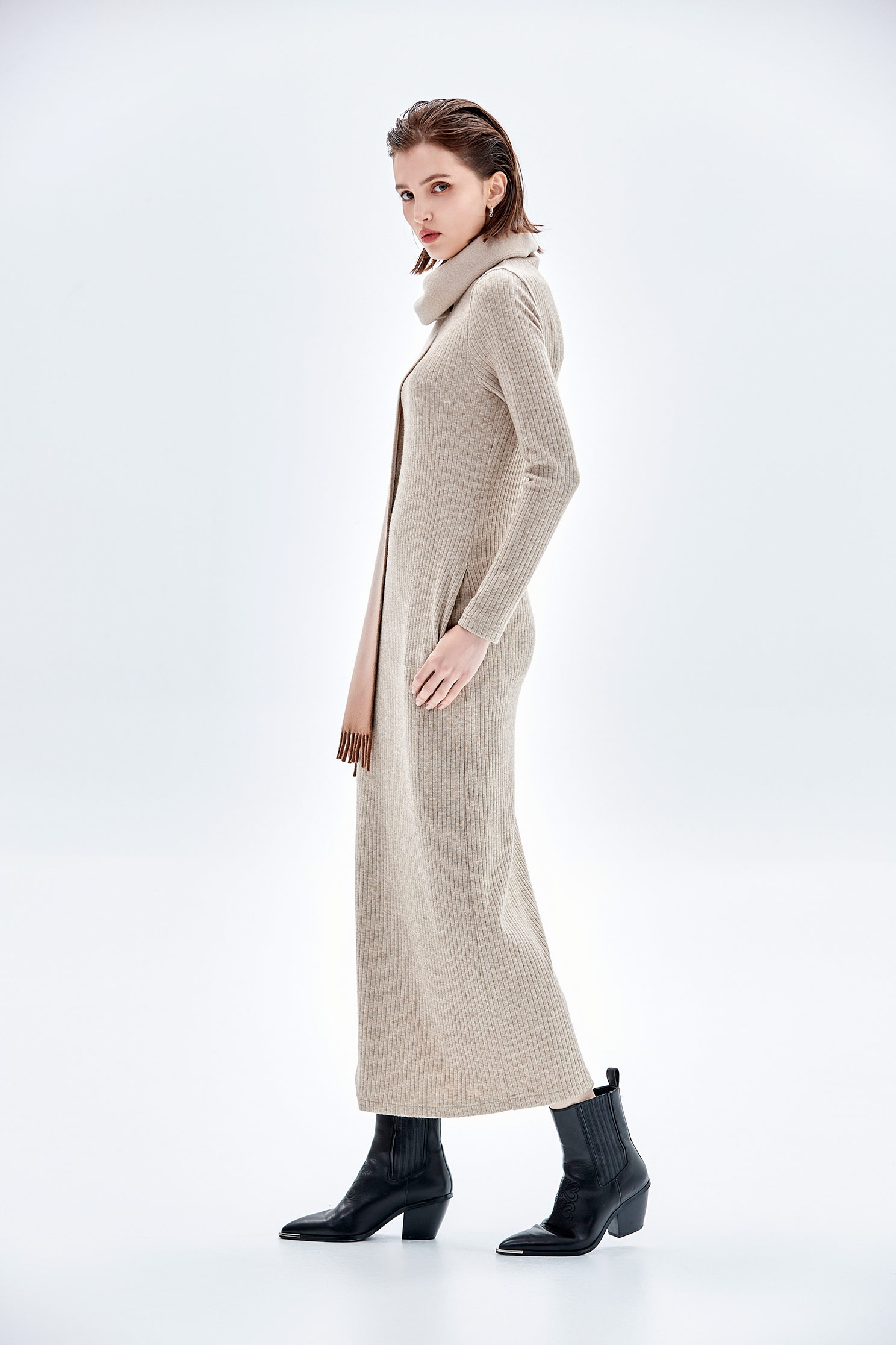 愛爾蘭奶油色針織長洋裝愛爾蘭奶油色針織長洋裝,人氣商品,小禮服,條紋,洋裝特輯,秋冬穿搭,針織,針織洋裝,長洋裝,長袖洋裝