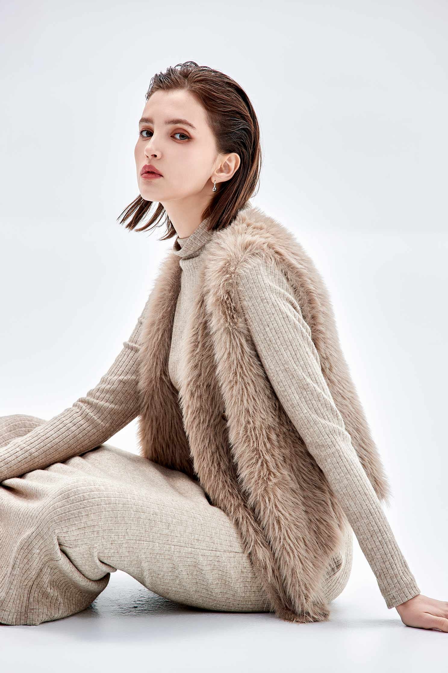 愛爾蘭奶油色針織長洋裝愛爾蘭奶油色針織長洋裝,人氣商品,小禮服,條紋,洋裝特輯,秋冬穿搭,針織,針織洋裝,長洋裝,長袖洋裝