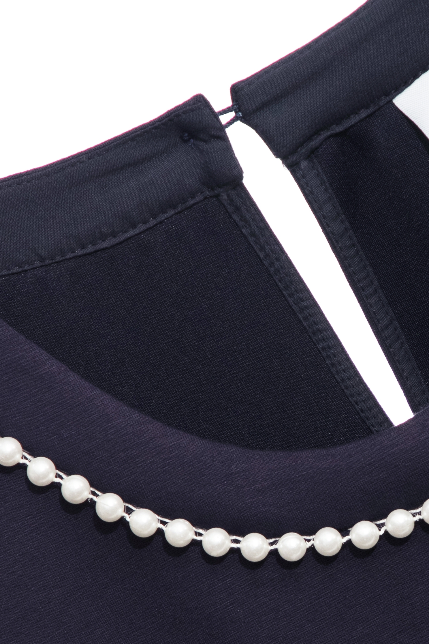 日式紫色光色荷葉擺洋裝日式紫色光色荷葉擺洋裝,一般洋裝,洋裝特輯,珍珠,秋冬穿搭,荷葉,長袖洋裝