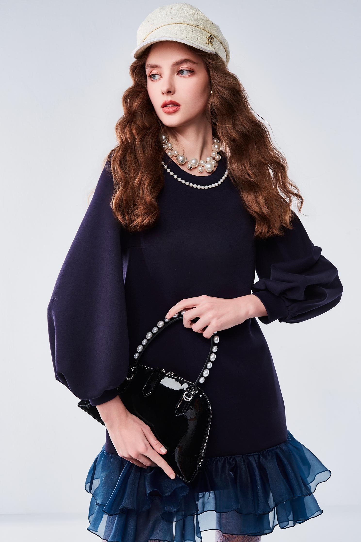 日式紫色光色荷葉擺洋裝日式紫色光色荷葉擺洋裝,一般洋裝,洋裝特輯,珍珠,秋冬穿搭,荷葉,長袖洋裝