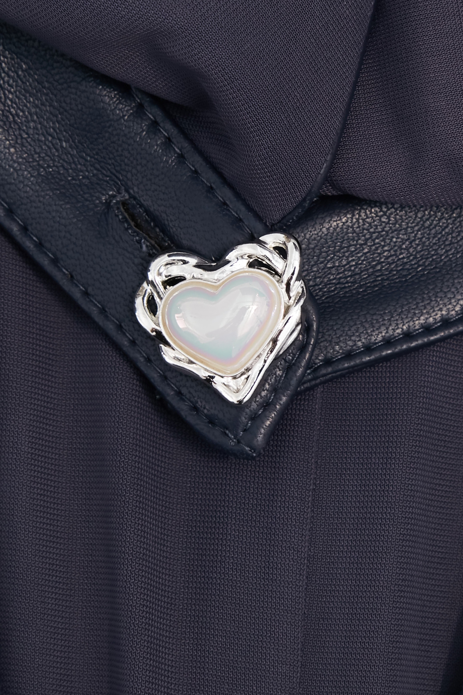 海軍藍仿皮革洋裝海軍藍仿皮革洋裝,一般洋裝,人氣商品,洋裝特輯,皮革,秋冬穿搭