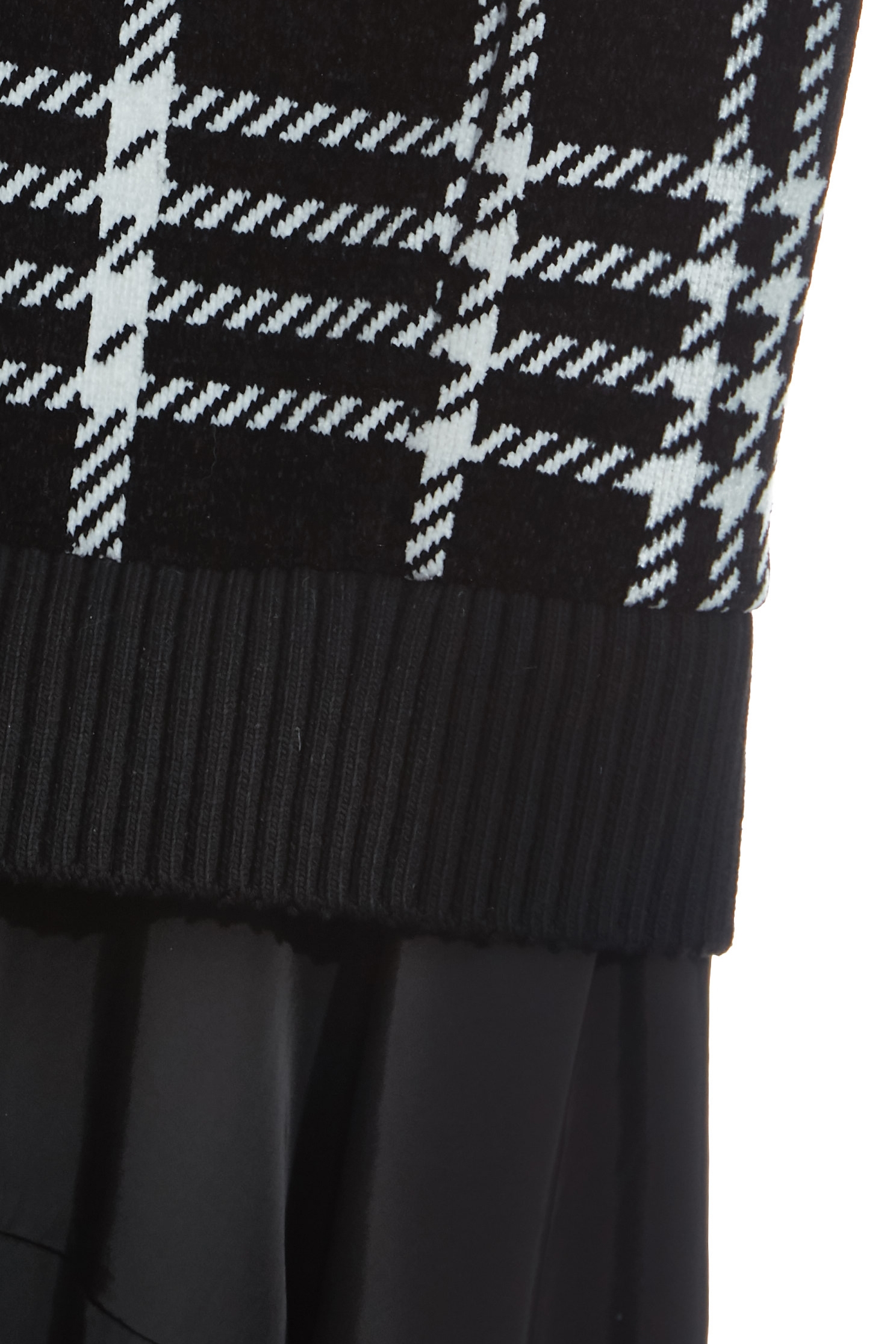 格紋針織拼接洋裝格紋針織拼接洋裝,一般洋裝,小禮服,格紋,洋裝特輯,無袖洋裝,短袖洋裝,秋冬穿搭,背心,針織,針織洋裝,針織背心,黑色洋裝