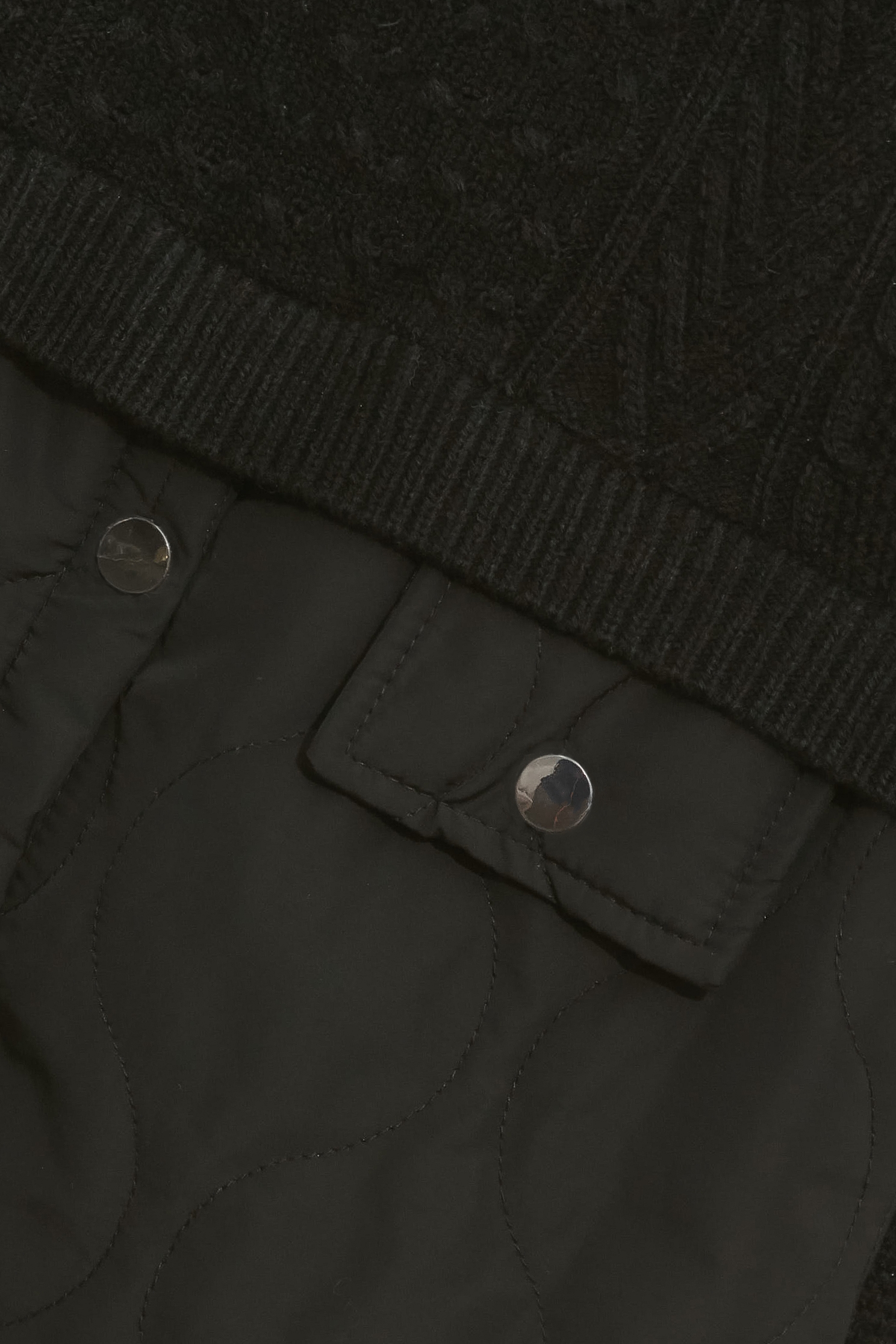 拼接異材質絎縫洋裝拼接異材質絎縫洋裝,小禮服,洋裝特輯,秋冬穿搭,針織,針織洋裝,長袖洋裝,黑色洋裝