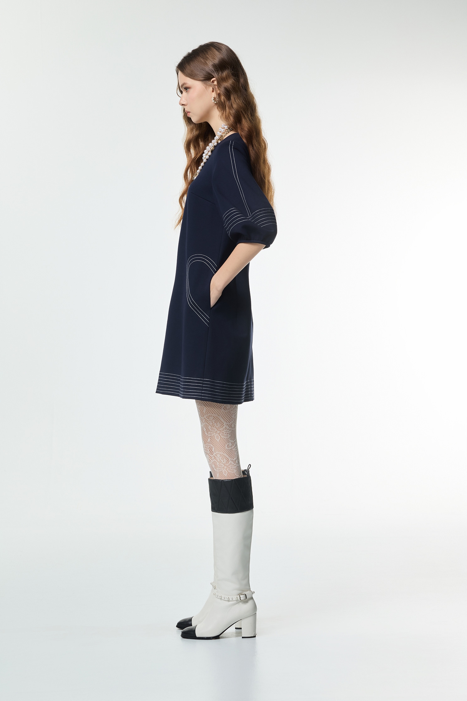 壓線愛心口袋造型洋裝壓線愛心口袋造型洋裝,一般洋裝,人氣商品,洋裝特輯,秋冬穿搭,約會特輯