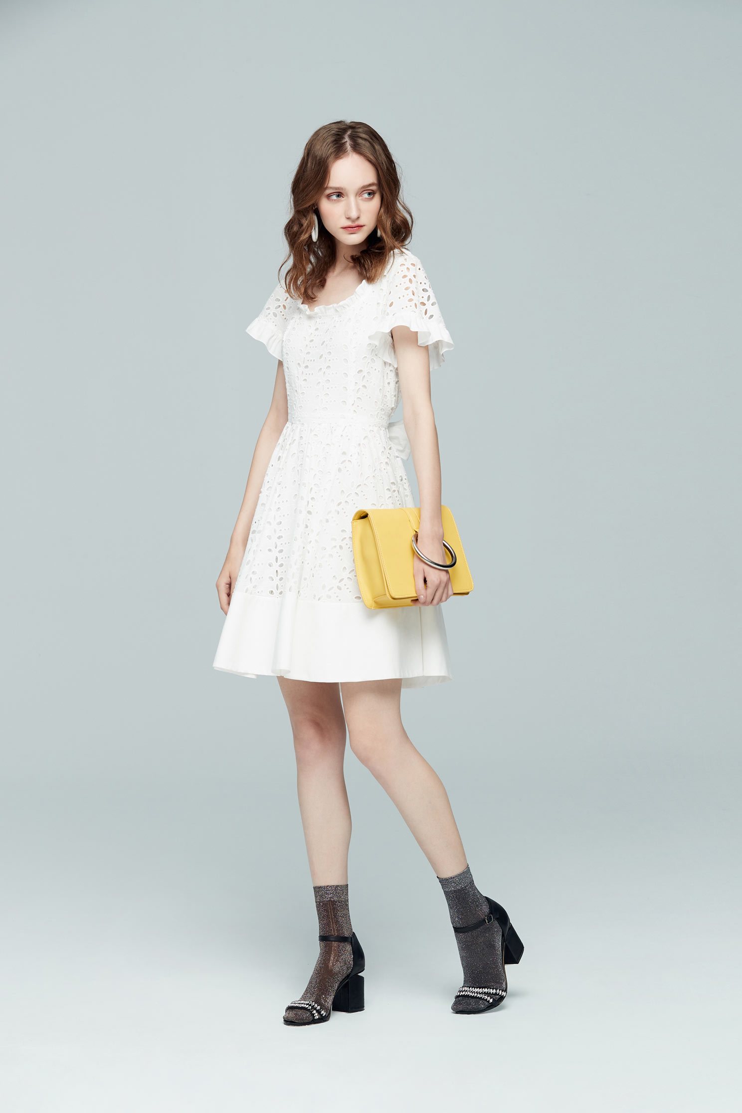 Elegantly carved short-sleeved dress,u-neckdress,cocktaildress,whitedress,shortsleevedress,lace,lacedress