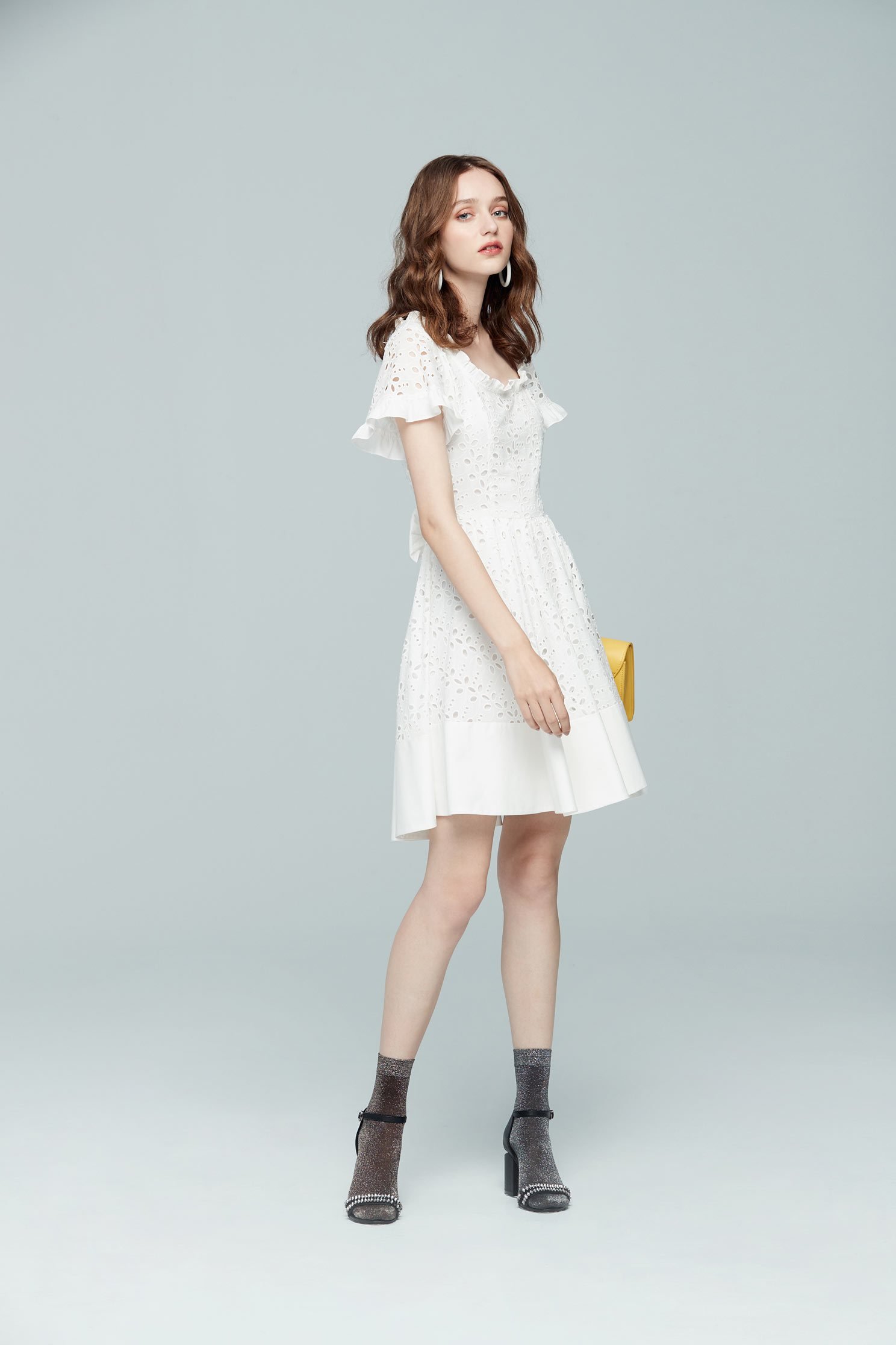 Elegantly carved short-sleeved dress,u-neckdress,cocktaildress,whitedress,shortsleevedress,lace,lacedress