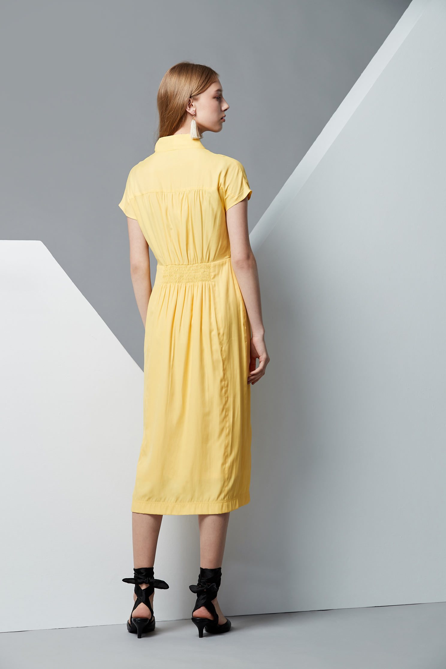 Elegant and stylish short-sleeved dress,v-neckdress,shortsleevedress