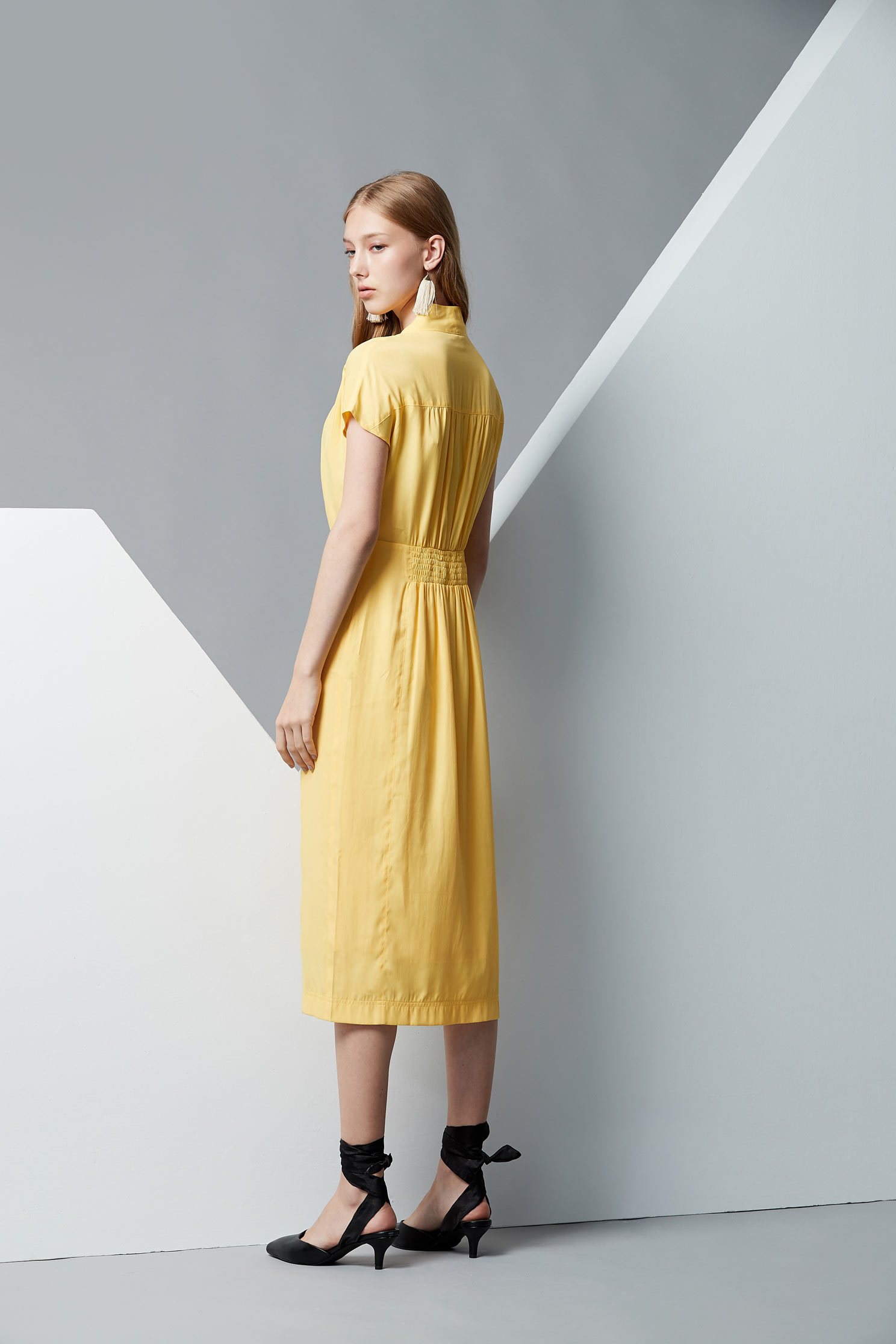 Elegant and stylish short-sleeved dress,v-neckdress,shortsleevedress