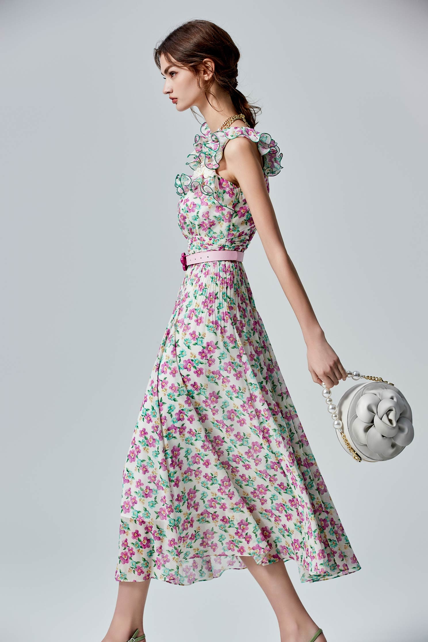 露莓色桔梗花印花長洋露莓色桔梗花印花長洋,全部洋裝,春夏穿搭,洋裝,洋裝特輯,約會特輯,花花世界,荷葉,輕奢度假