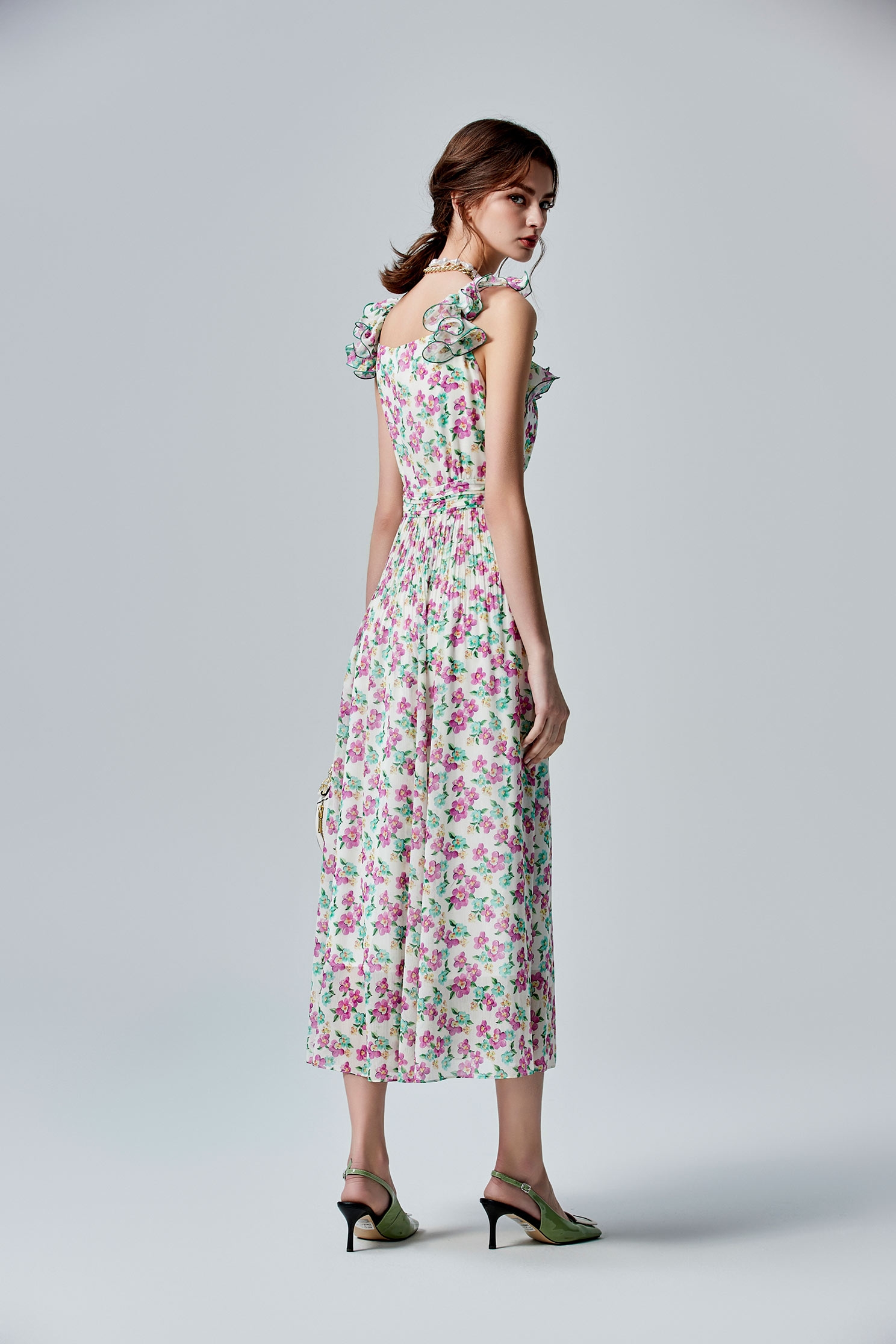 露莓色桔梗花印花長洋露莓色桔梗花印花長洋,全部洋裝,春夏穿搭,洋裝,洋裝特輯,約會特輯,花花世界,荷葉,輕奢度假