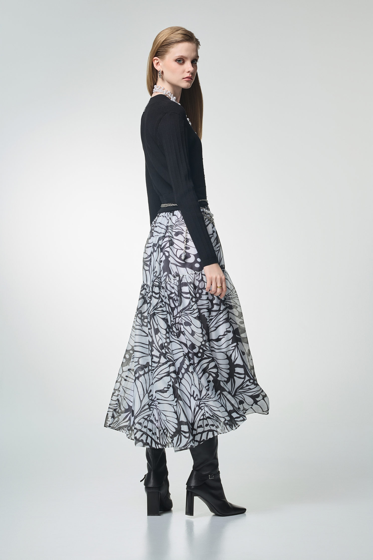 蝴蝶圖騰拼接針織洋裝蝴蝶圖騰拼接針織洋裝,一般洋裝,上班OL穿搭,小禮服,洋裝特輯,秋冬穿搭,約會特輯,針織,針織洋裝,長袖洋裝