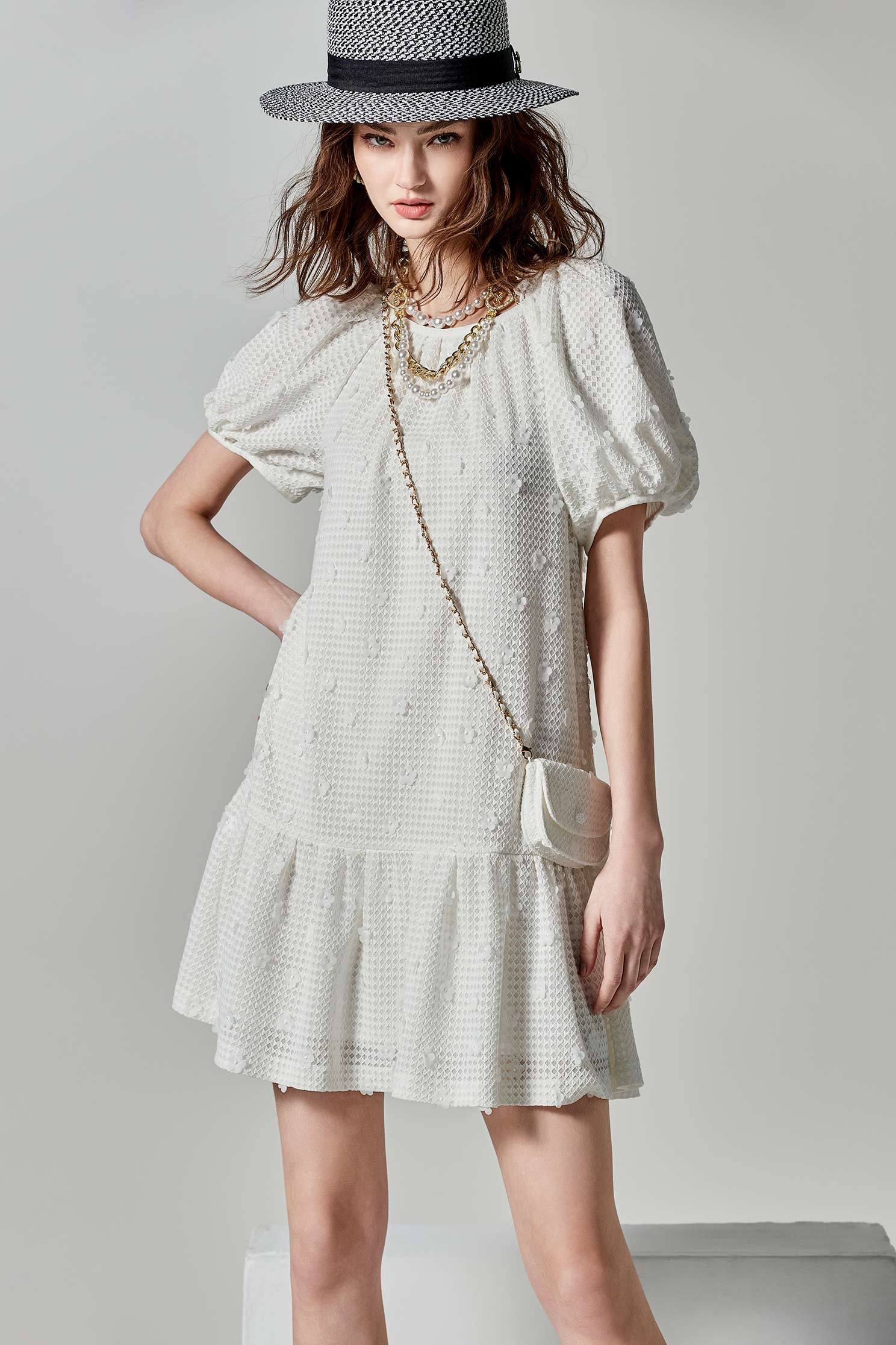 光學白渡假小洋裝光學白渡假小洋裝,一般洋裝,春夏穿搭,格紋,洋裝特輯,短袖洋裝