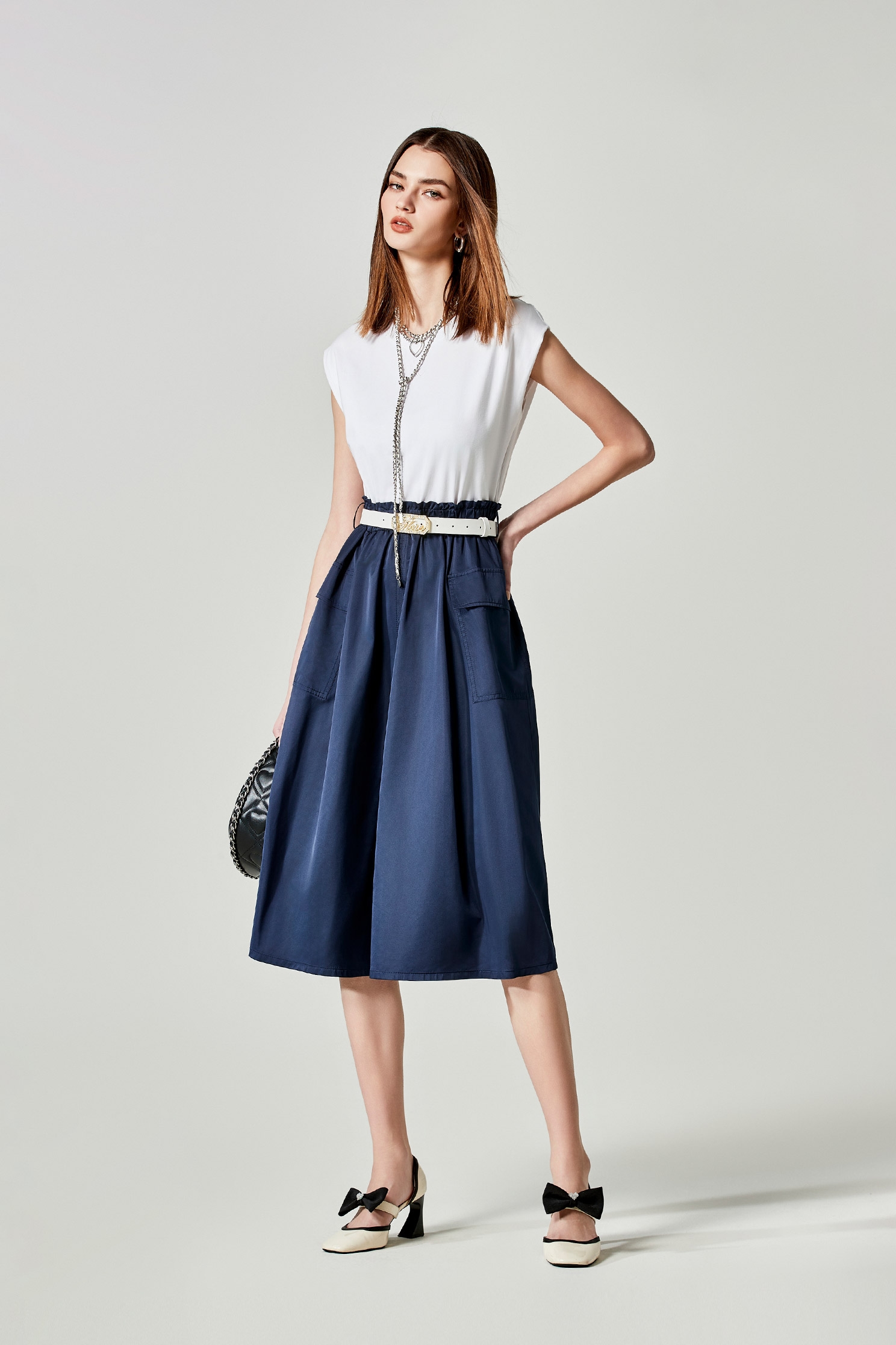 異素材拼接撞色縮腰洋裝異素材拼接撞色縮腰洋裝,一般洋裝,春夏穿搭,洋裝特輯,短袖洋裝,繡花,腰帶