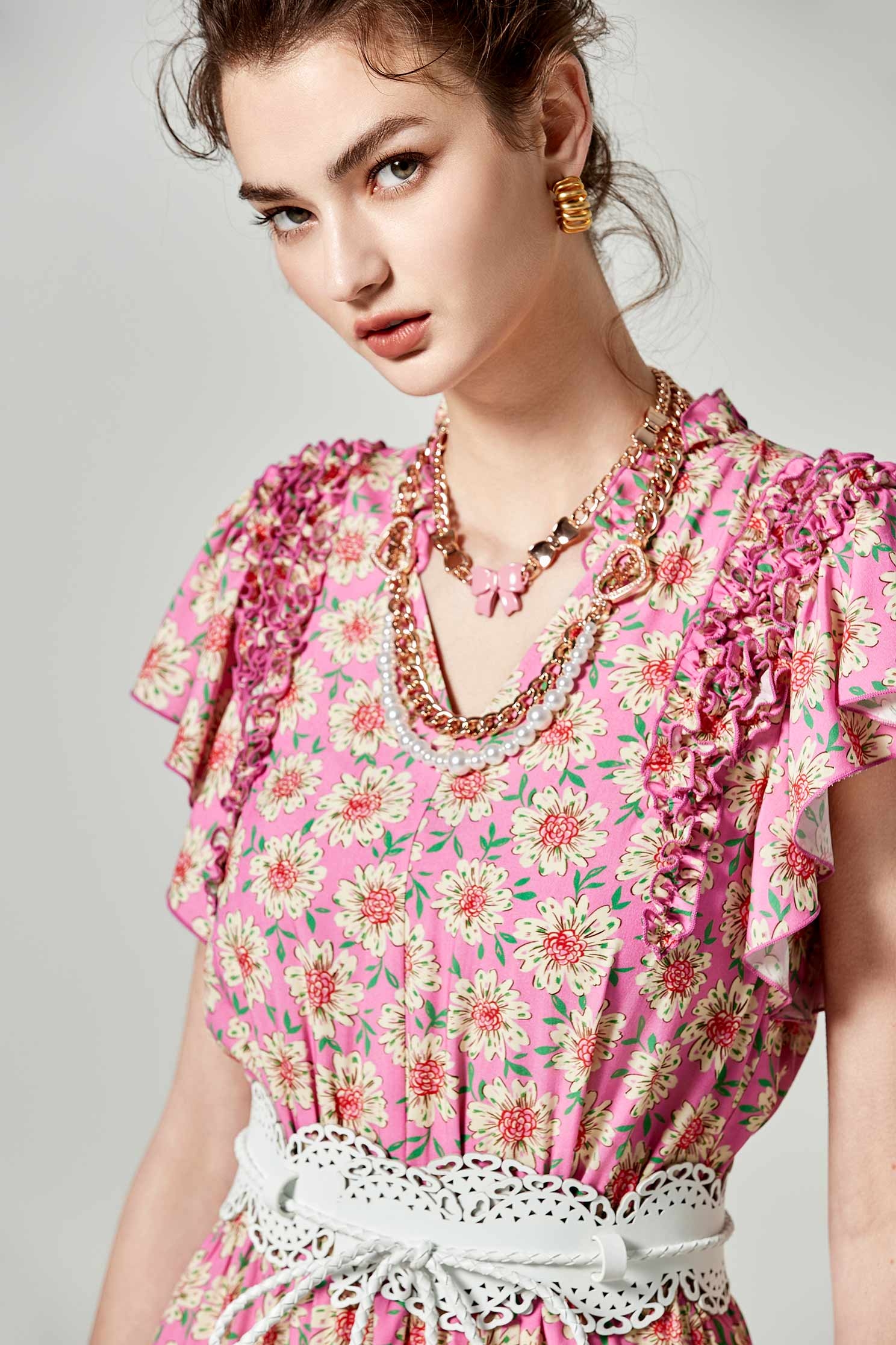 織錦渡假風印花洋裝織錦渡假風印花洋裝,V領洋裝,一般洋裝,人氣商品,印花洋裝,春夏穿搭,洋裝特輯,短袖洋裝,約會特輯,花花世界,荷葉,長洋裝