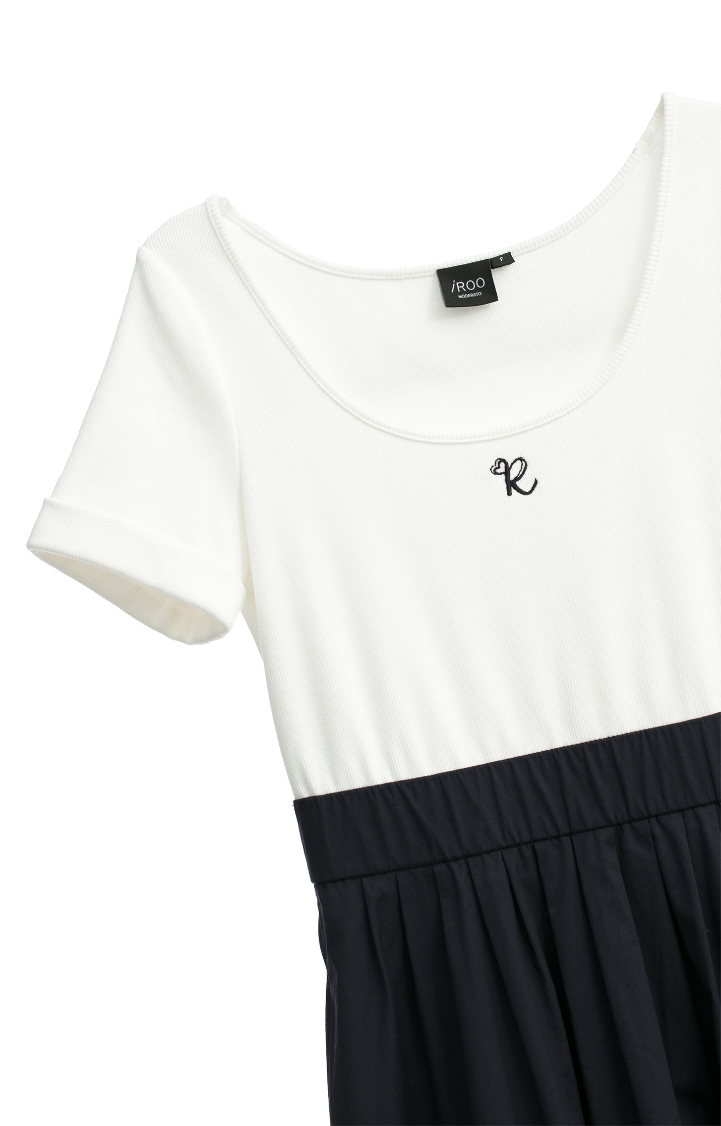 大Ｕ領經典配條長洋裝大Ｕ領經典配條長洋裝,U領洋裝,一般洋裝,春夏穿搭,洋裝特輯,短袖洋裝,繡花,背心,襯衫,長洋裝