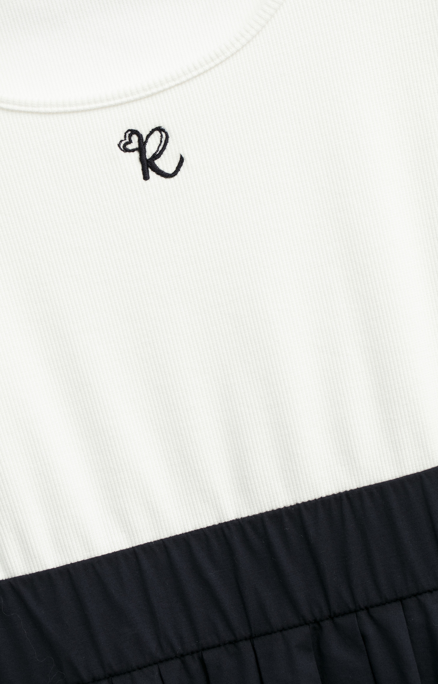 大Ｕ領經典配條長洋裝大Ｕ領經典配條長洋裝,U領洋裝,一般洋裝,春夏穿搭,洋裝特輯,短袖洋裝,繡花,背心,襯衫,長洋裝