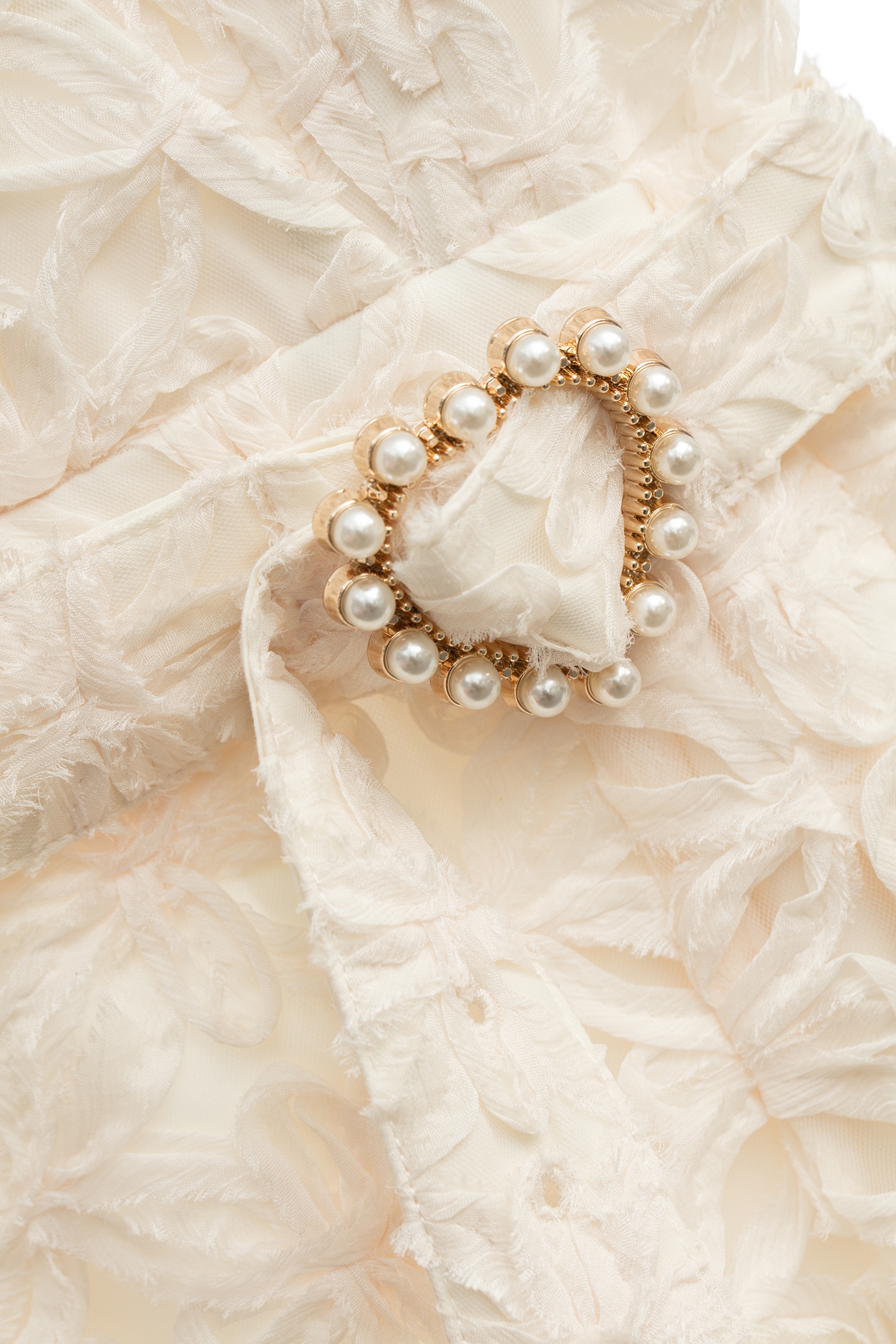 立體海島梔子花洋裝立體海島梔子花洋裝,V領洋裝,一般洋裝,刺繡,春夏穿搭,洋裝特輯,珍珠,短袖洋裝,約會特輯,腰帶