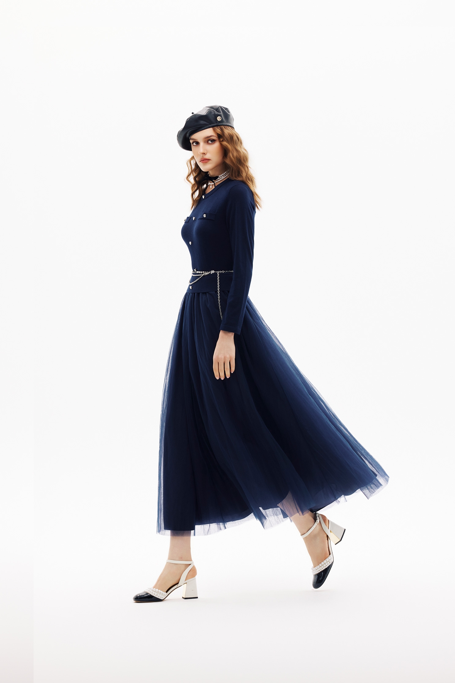 濃厚靛藍網紗洋裝濃厚靛藍網紗洋裝,一般洋裝,上班OL穿搭,春夏穿搭,洋裝特輯,約會特輯,網紗,針織,長袖洋裝,長裙