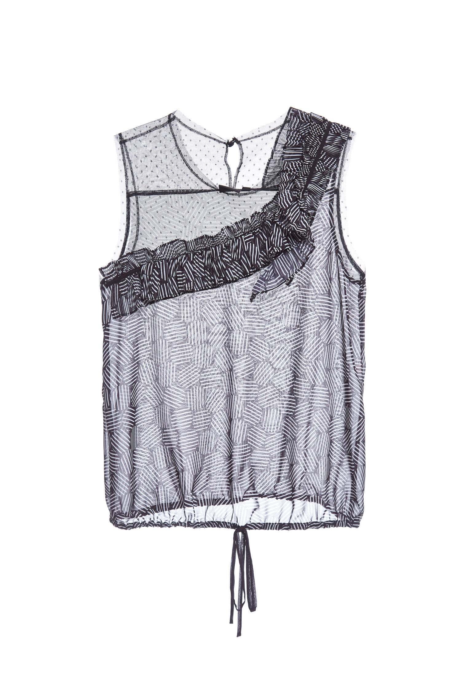 off-shoulder blouse with ruffle trims,vest,vest
