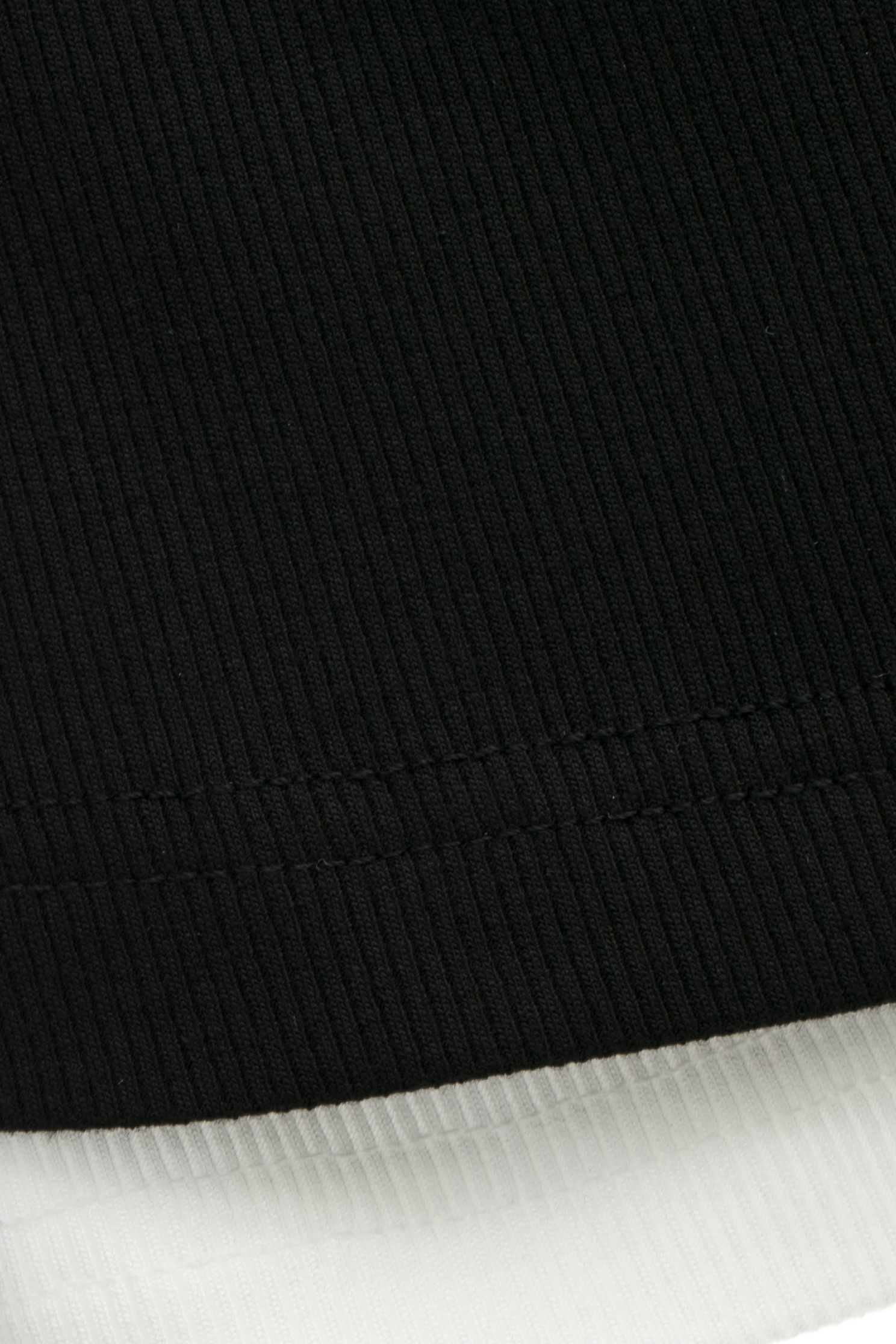 黑白兩件式U領繡花背心上衣黑白兩件式U領繡花背心上衣,一般背心,一般背心馬甲,上衣,春夏穿搭,繡花,背心,黑色上衣,黑色背心