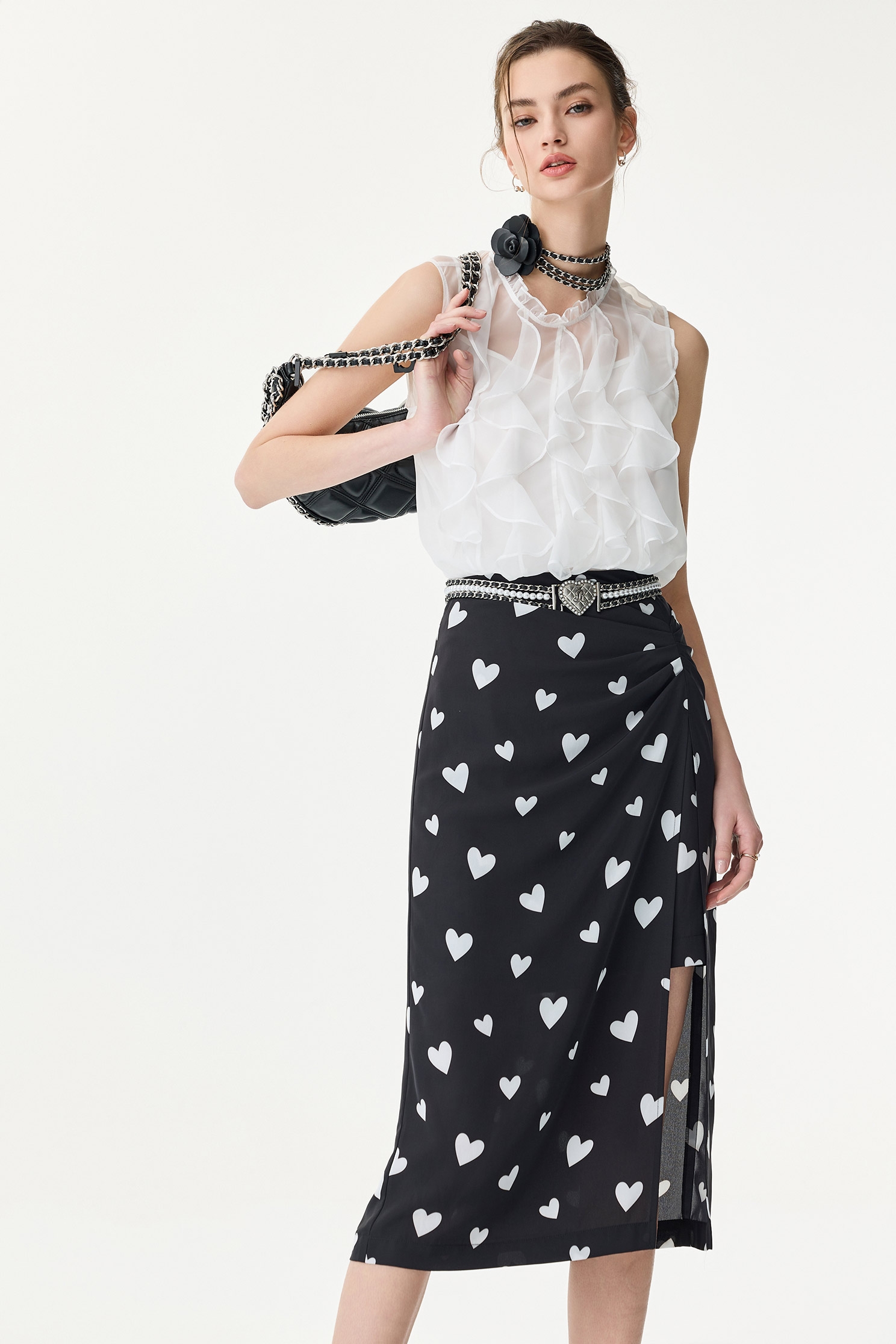 飄逸荷葉背心單品飄逸荷葉背心單品,一般背心,一般背心馬甲,內搭上衣,春夏穿搭,珍珠,白色背心,約會特輯,背心,荷葉