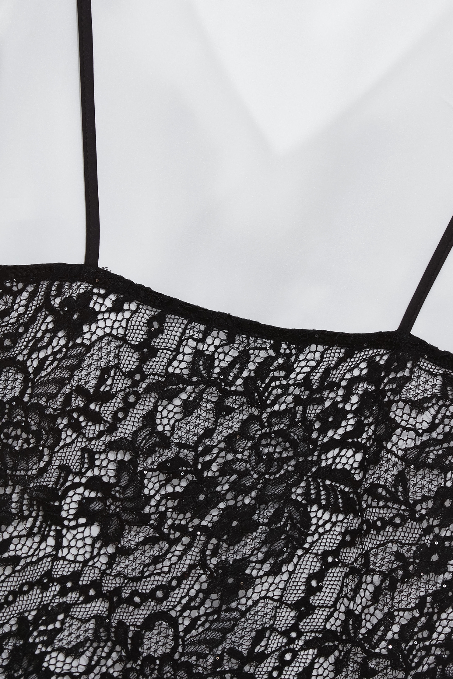 黑白V領兩件式蕾絲背心黑白V領兩件式蕾絲背心,一般背心,一般背心馬甲,人氣商品,春夏穿搭,白色背心,背心,蕾絲,黑色背心