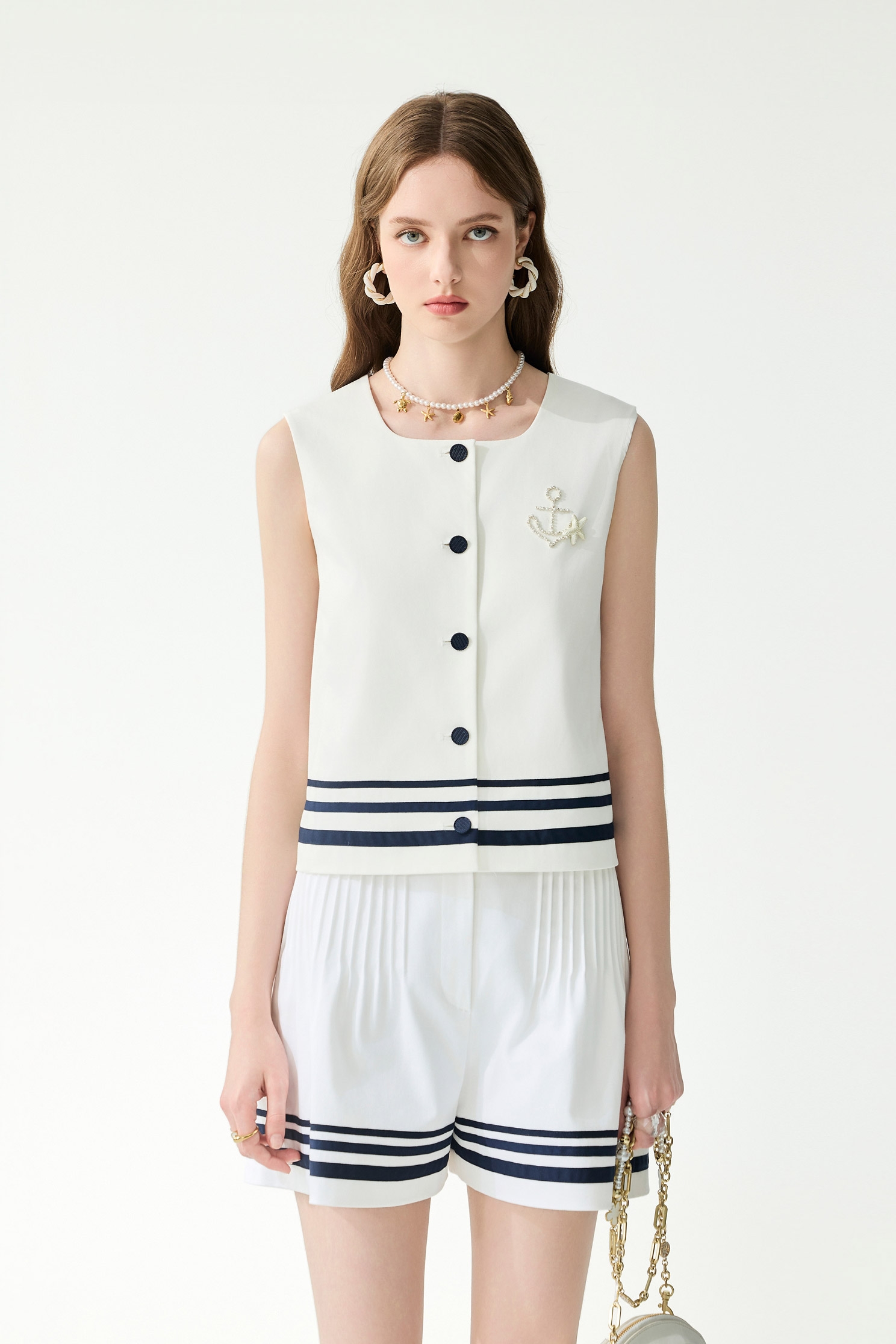 綴珠鍊船錨背心式上衣綴珠鍊船錨背心式上衣,一般背心,一般背心馬甲,上衣,春夏穿搭,白色背心,背心