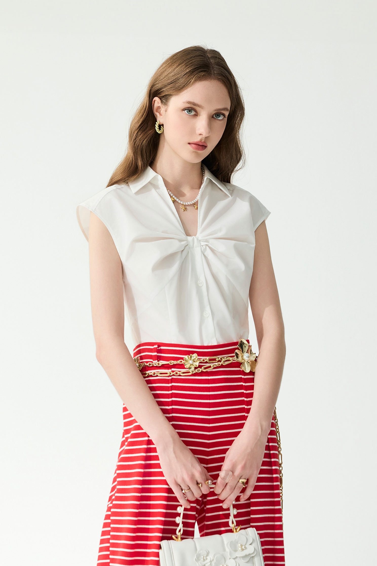 光學白結飾造型上衣光學白結飾造型上衣,一般背心,一般背心馬甲,上衣,春夏穿搭,白色背心,背心,蝴蝶結