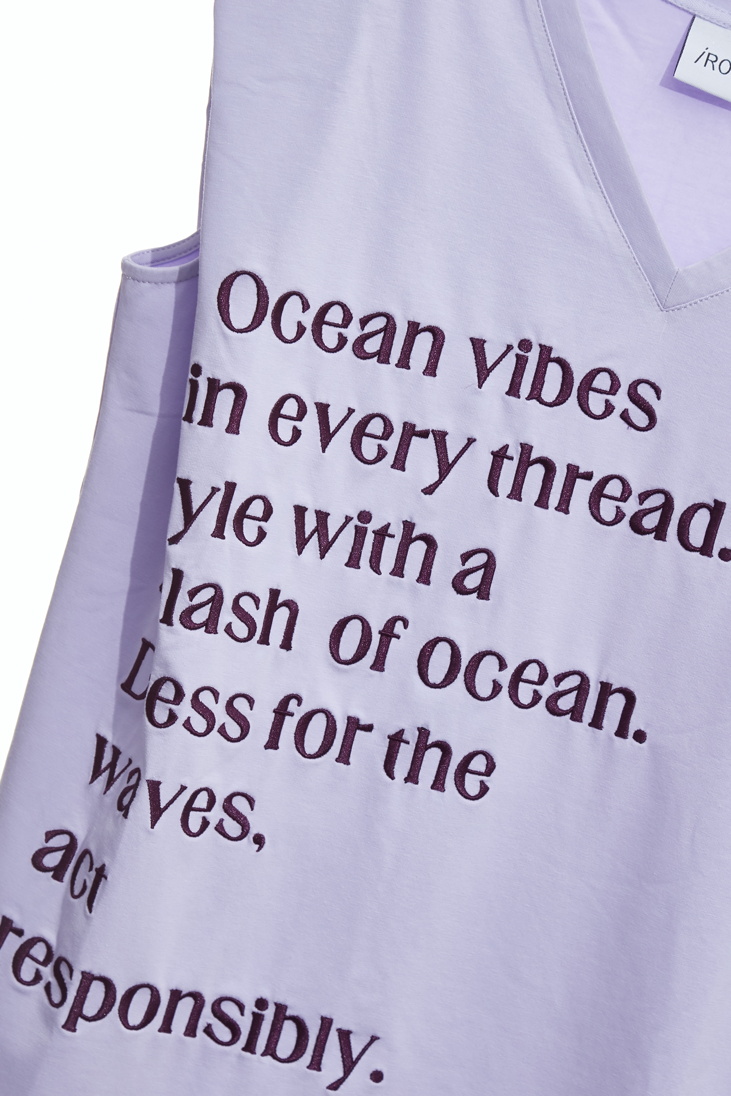 柔紫色字串刺繡Ｔ恤上衣柔紫色字串刺繡Ｔ恤上衣,一般背心,一般背心馬甲,上衣,刺繡,春夏穿搭,背心