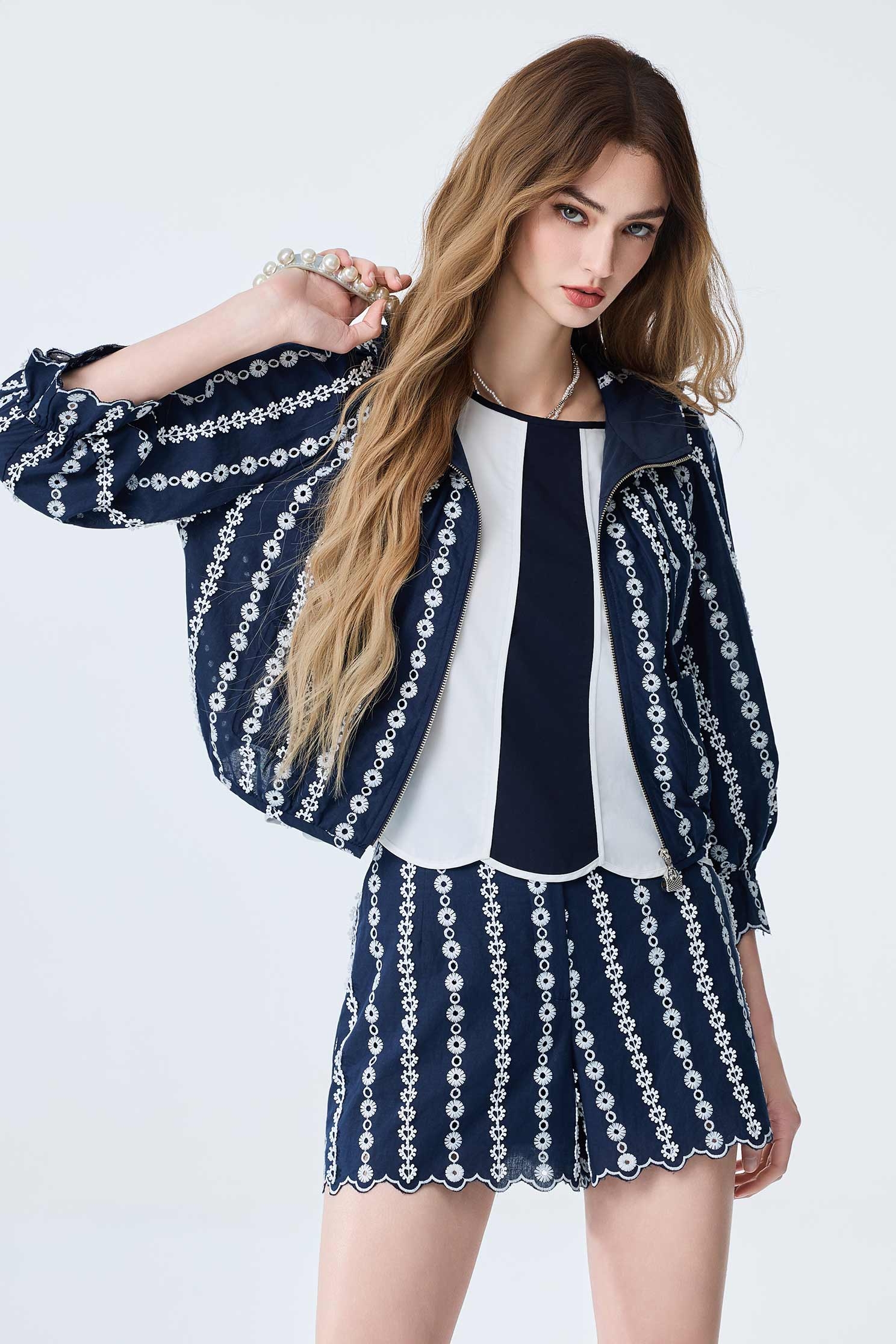 海洋洞穴色拼接配色造型上衣海洋洞穴色拼接配色造型上衣,一般背心,一般背心馬甲,上衣,春夏穿搭,時髦成套搭配,無袖上衣,無袖背心,背心