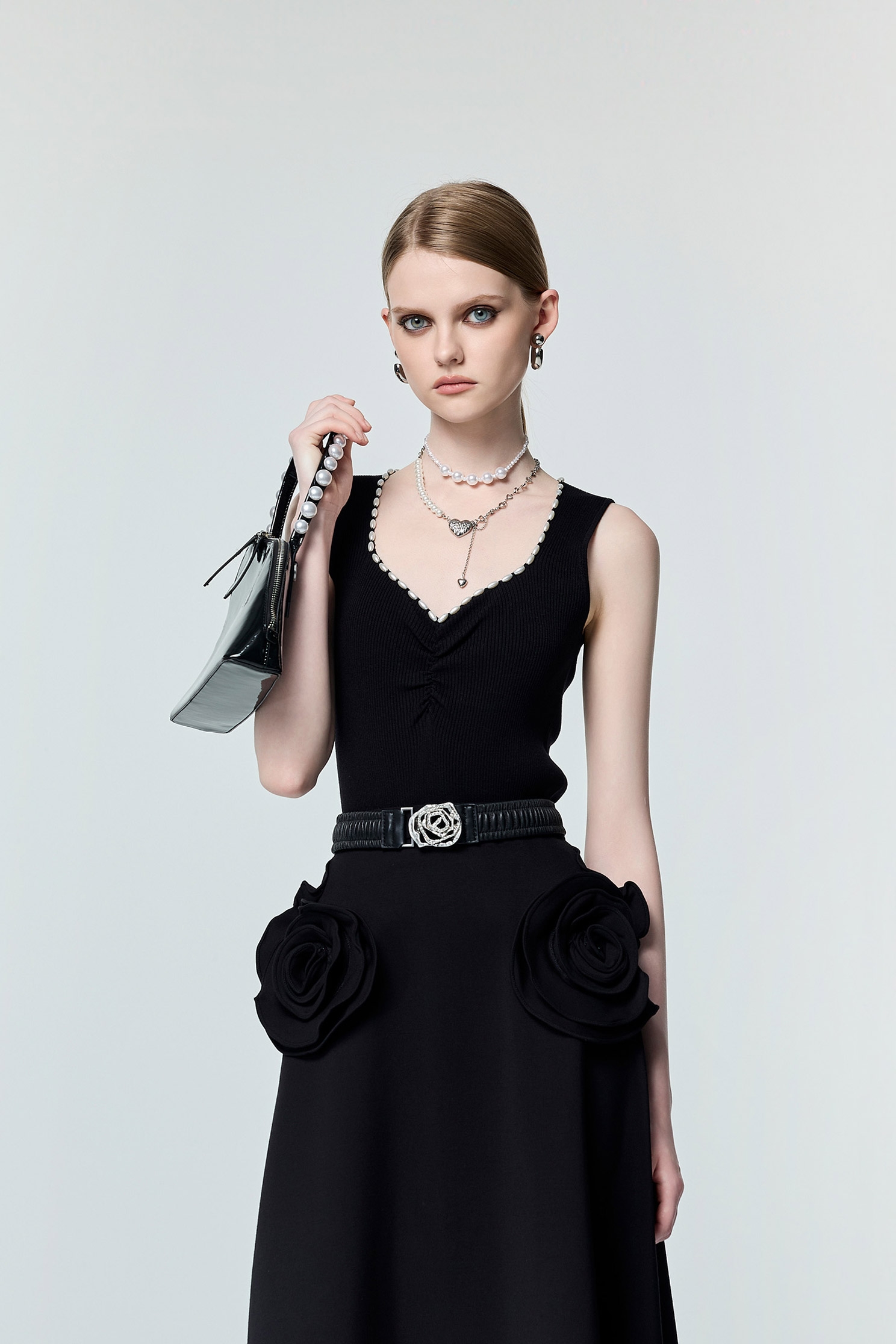 桃心領珍珠縫飾針織背心桃心領珍珠縫飾針織背心,一般背心,一般背心馬甲,人氣商品,春夏穿搭,無袖上衣,輕奢度假,輕奢渡假