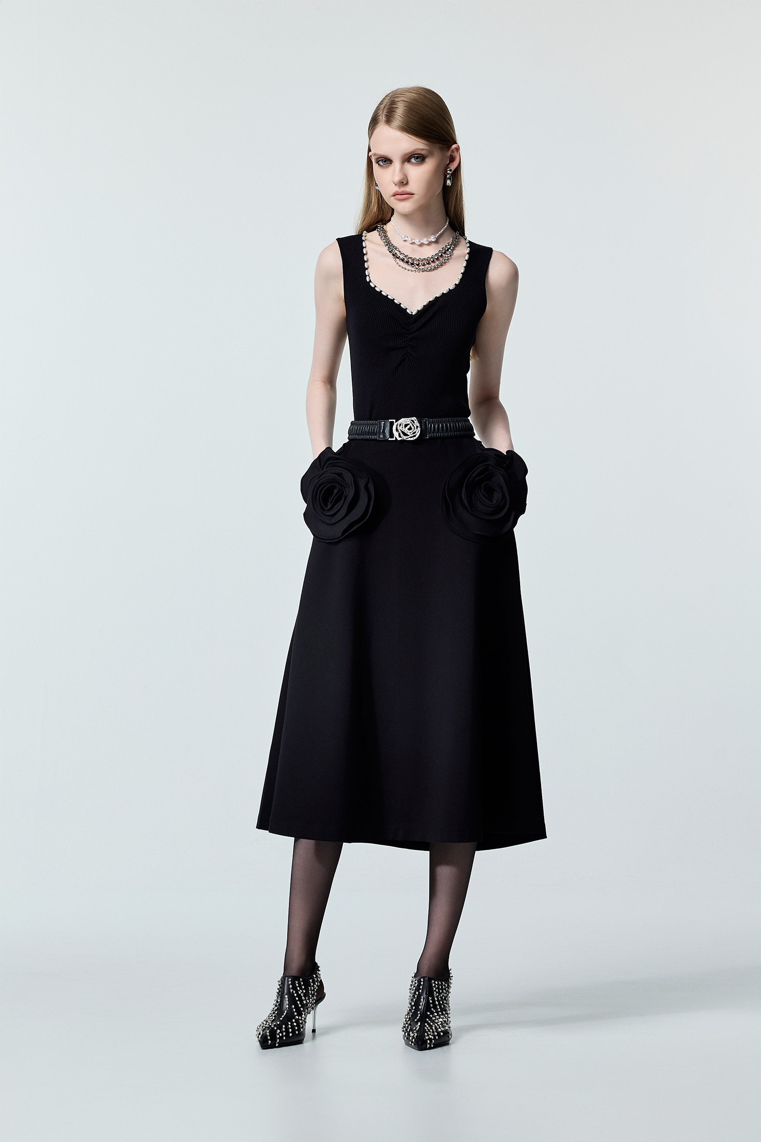 桃心領珍珠縫飾針織背心桃心領珍珠縫飾針織背心,一般背心,一般背心馬甲,人氣商品,春夏穿搭,無袖上衣,輕奢度假,輕奢渡假