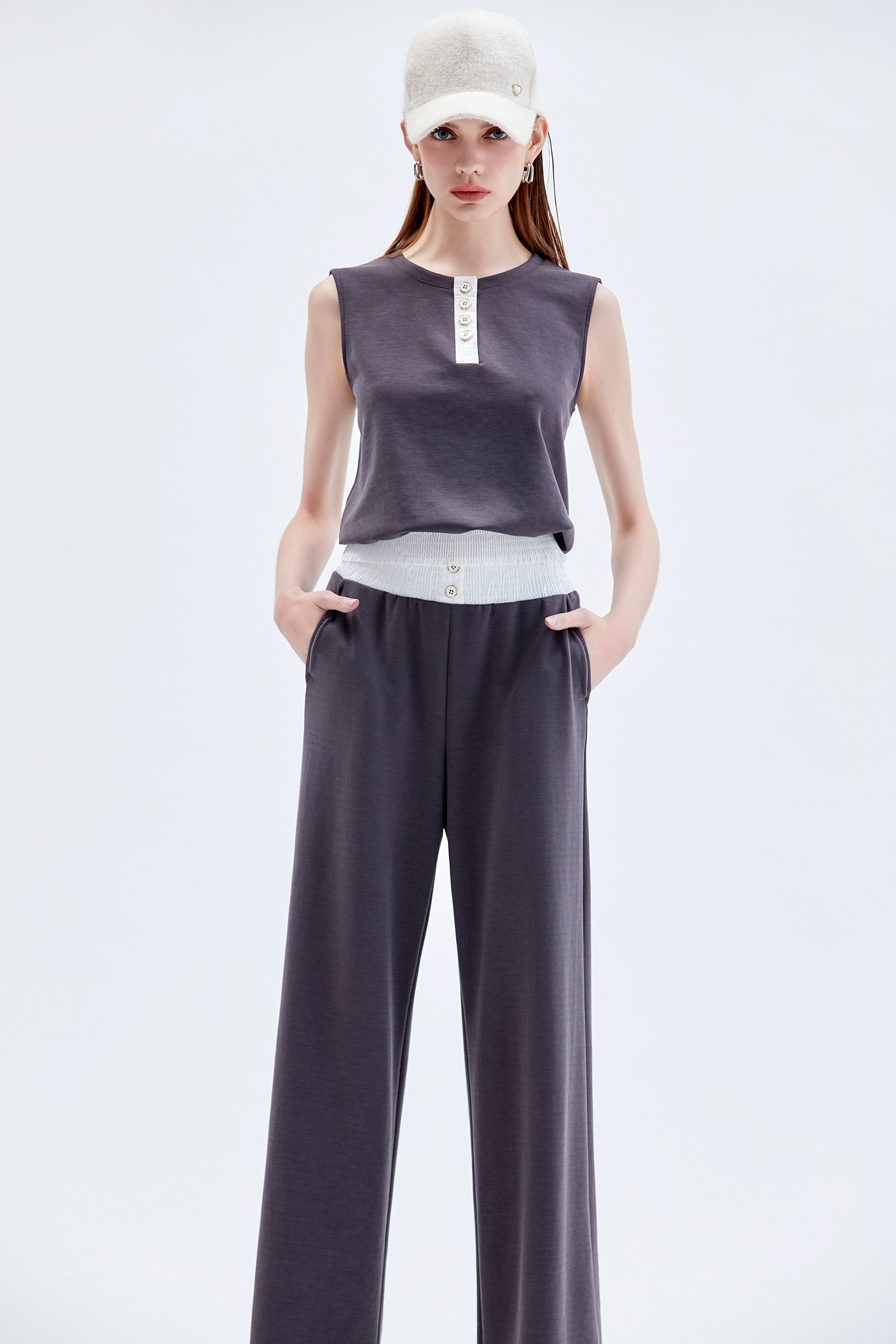 粉末灰背心上衣粉末灰背心上衣,一般背心,一般背心馬甲,上衣,人氣商品,秋冬穿搭,背心