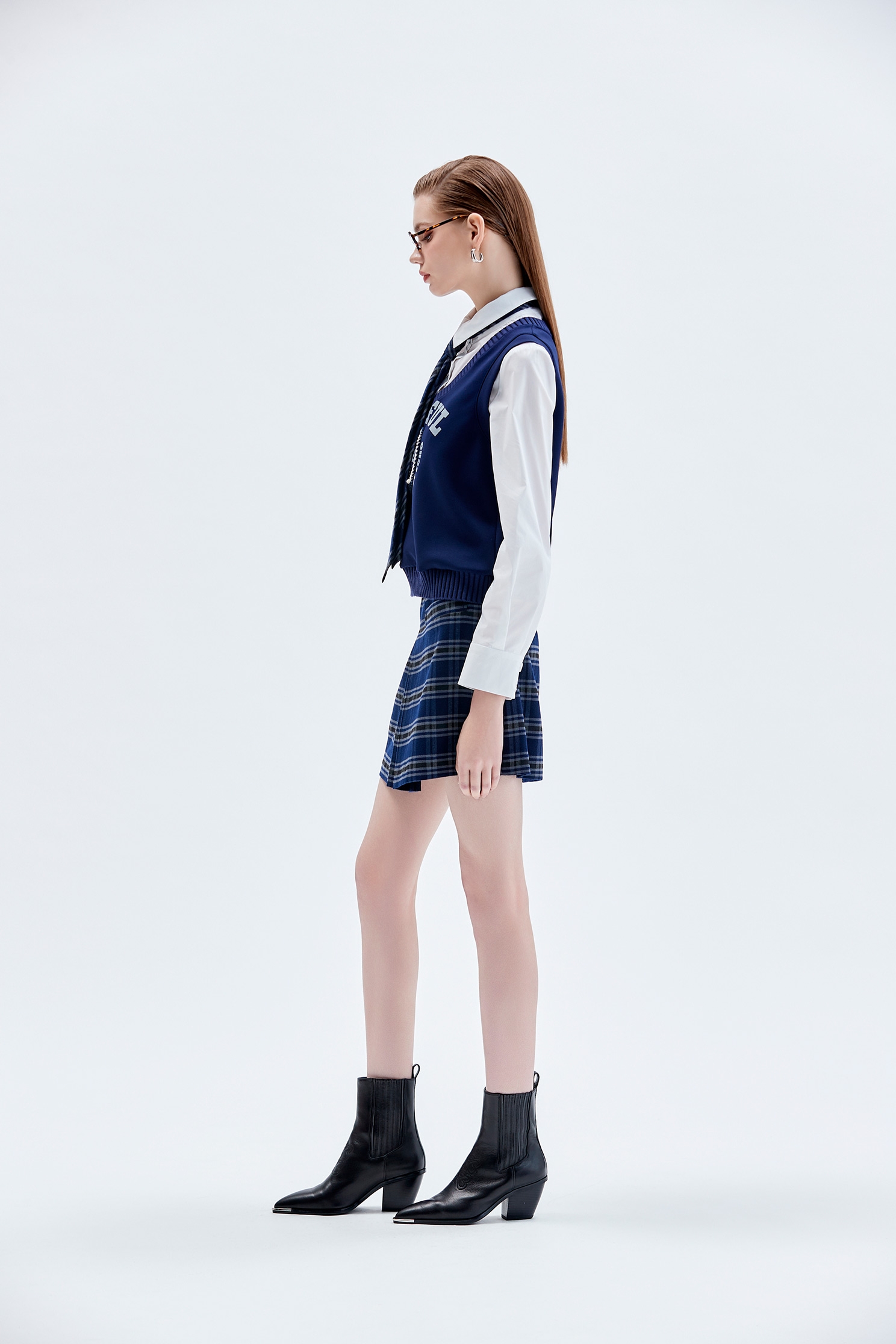 V領標語海軍藍背心V領標語海軍藍背心,一般背心,一般背心馬甲,人氣商品,秋冬穿搭,背心