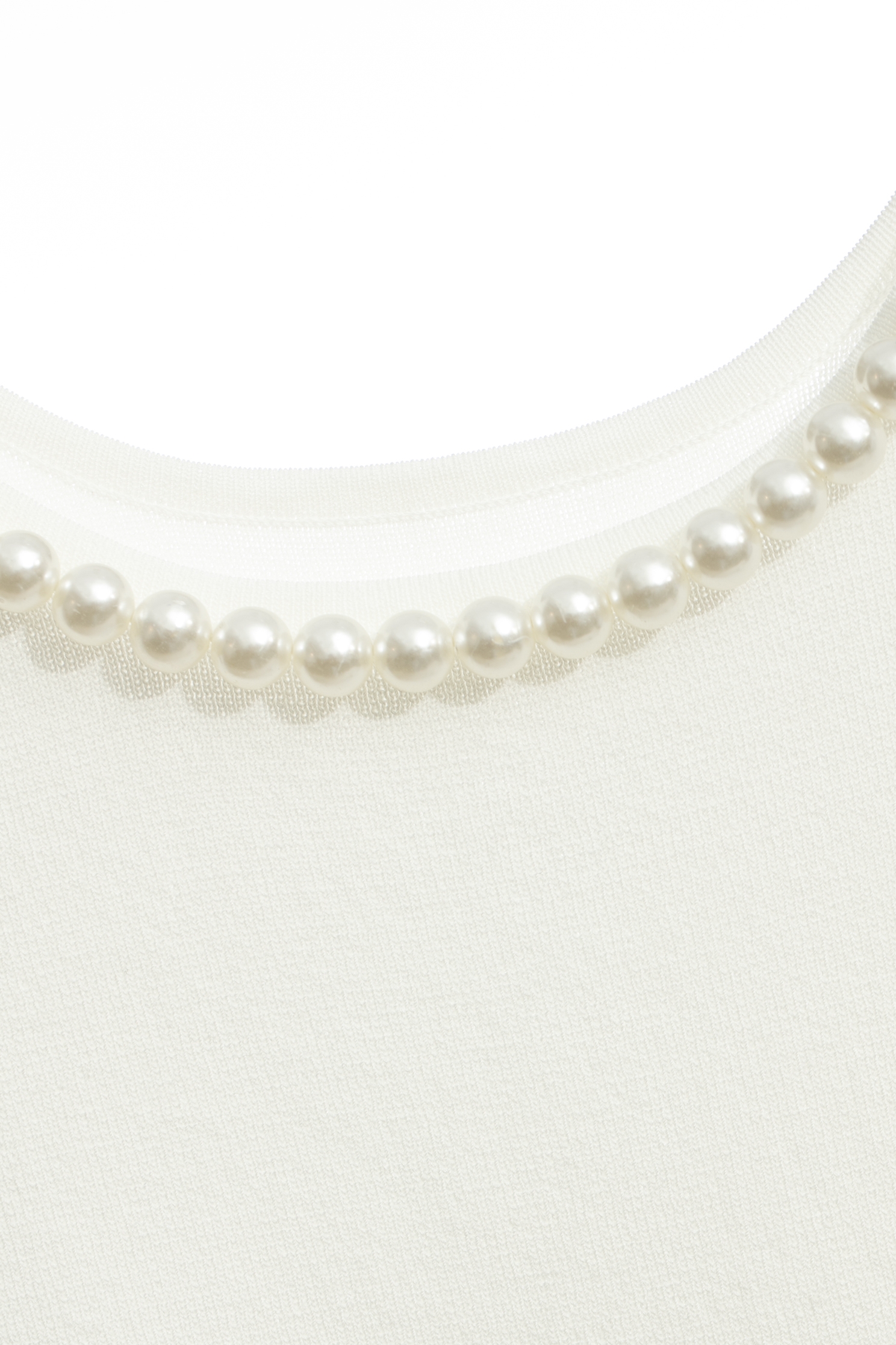 奶白珍珠U領針織背心奶白珍珠U領針織背心,一般背心,一般背心馬甲,人氣商品,無袖背心,珍珠,白色背心,秋冬穿搭,背心,針織,針織背心