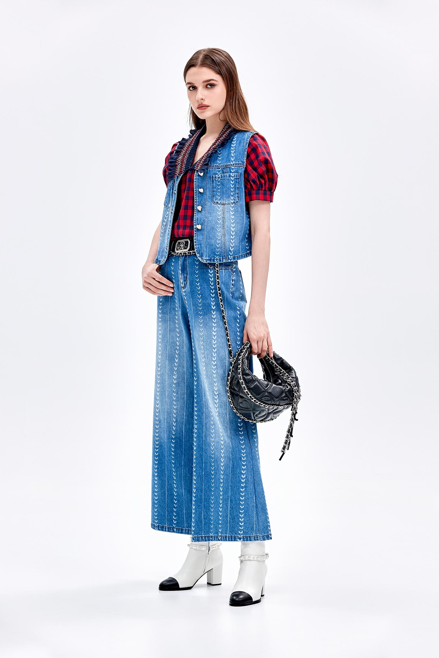 心型刺繡牛仔背心心型刺繡牛仔背心,一般背心,一般背心馬甲,刺繡,牛仔,秋冬穿搭,背心