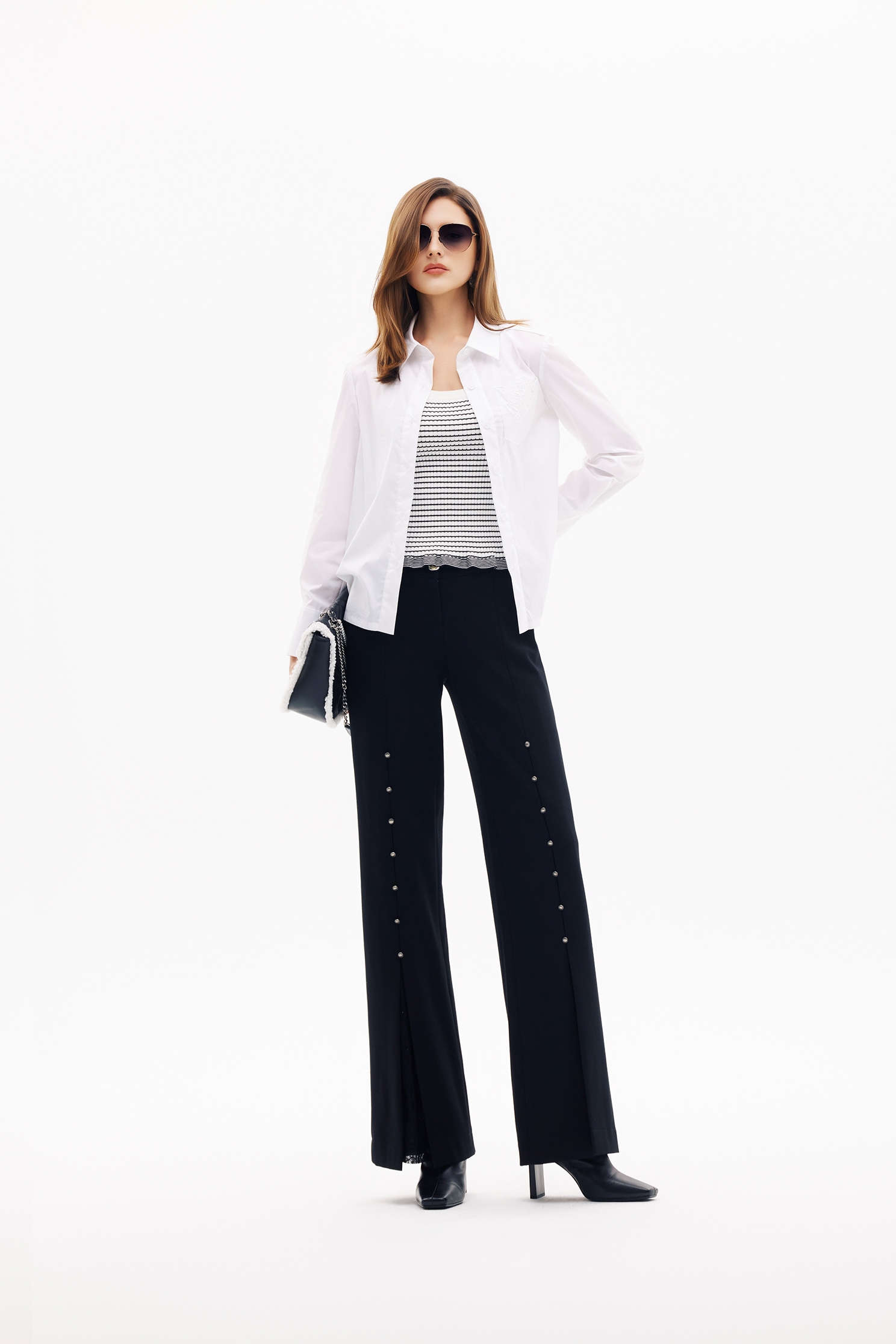 黑白細條針織小背心黑白細條針織小背心,一般背心,一般背心馬甲,春夏穿搭,條紋,白色背心,約會特輯,背心,輕奢度假,輕奢渡假,針織,針織背心