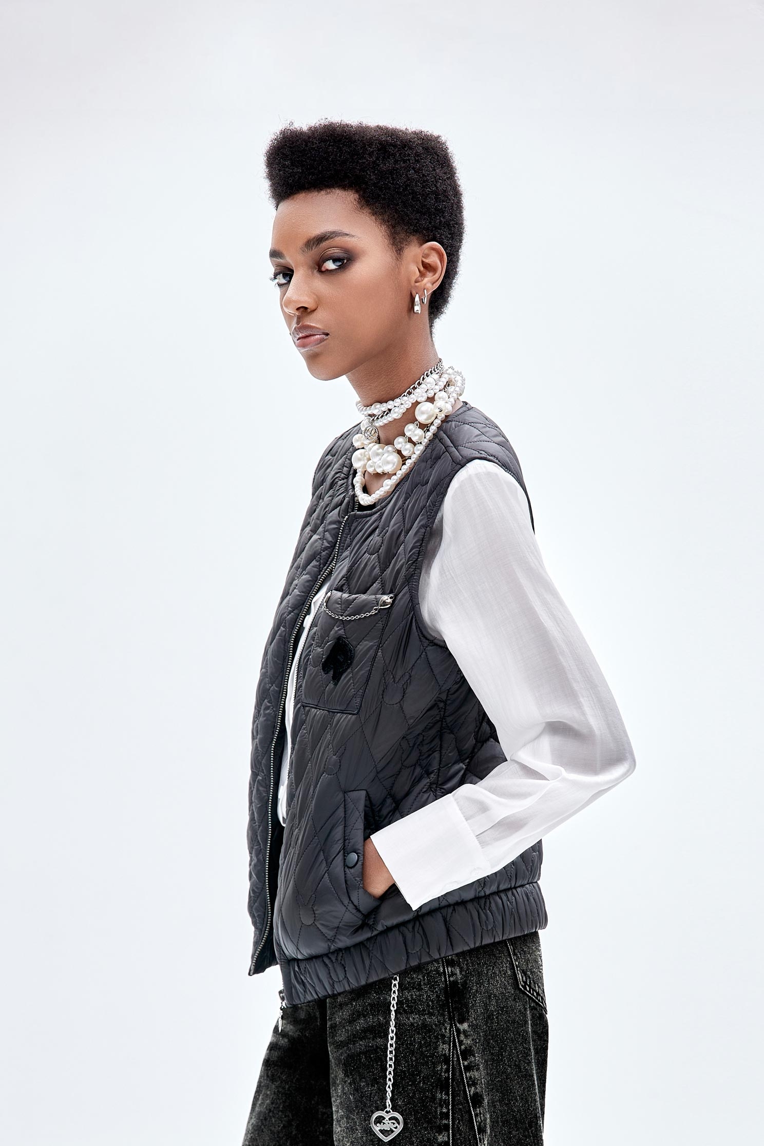 壓兔頭鋪棉背心外套壓兔頭鋪棉背心外套,一般背心,一般背心馬甲,外套,無袖背心,秋冬穿搭,背心,背心外套